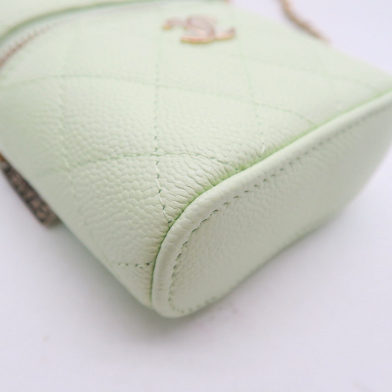 CHANEL 菱格Caviar皮革Chain Shoulder金扣肩背袋浅绿色