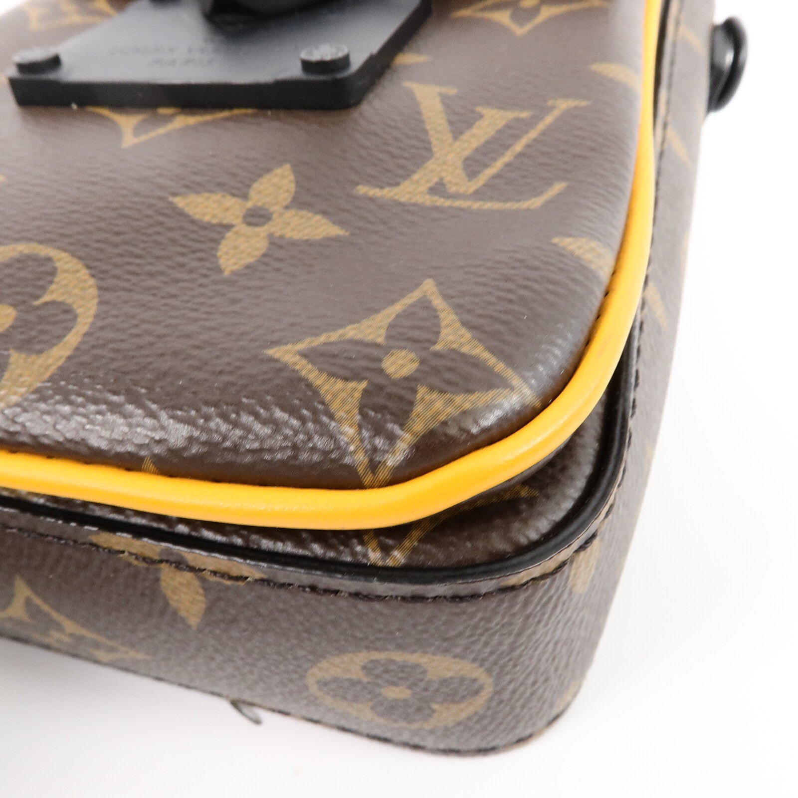 LOUIS VUITTON Monogram S-Lock Vertical Wearable Wallet肩背袋