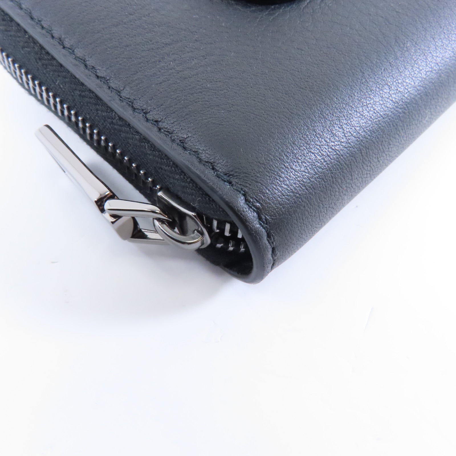 Valentino 【激減優惠】牛皮皮革Neck Wallet銀扣零錢包黑色