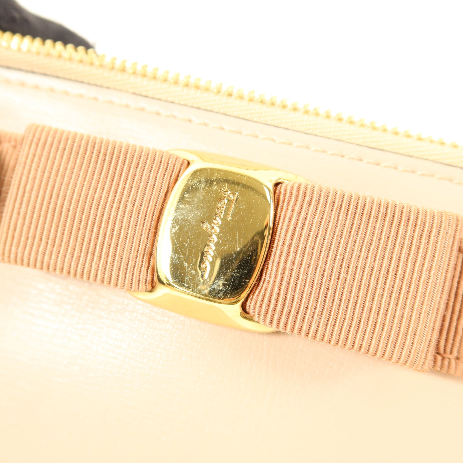 Salvatore Ferragamo 牛皮皮革Card Case金扣卡片套