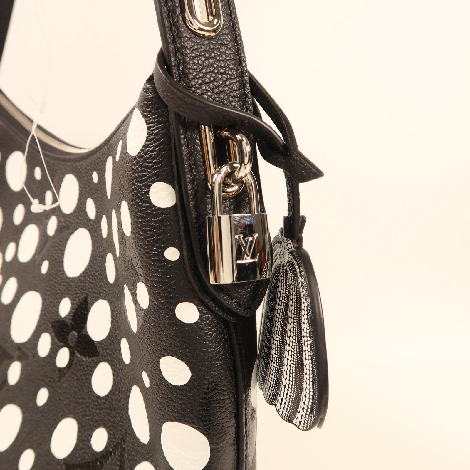 LOUIS VUITTON Monogram Empreinte LVxYK Marshmallow PM銀扣肩背袋