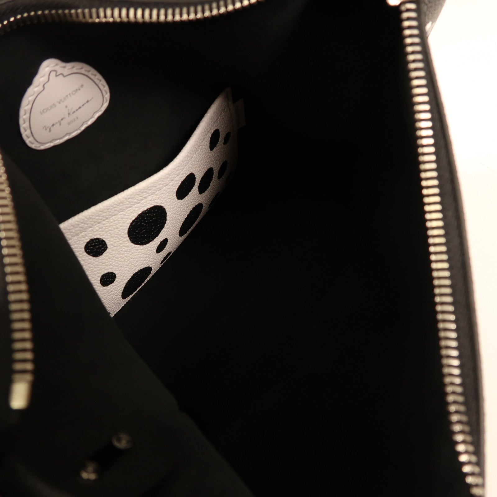 LOUIS VUITTON Monogram Empreinte LVxYK Marshmallow PM銀扣肩背袋