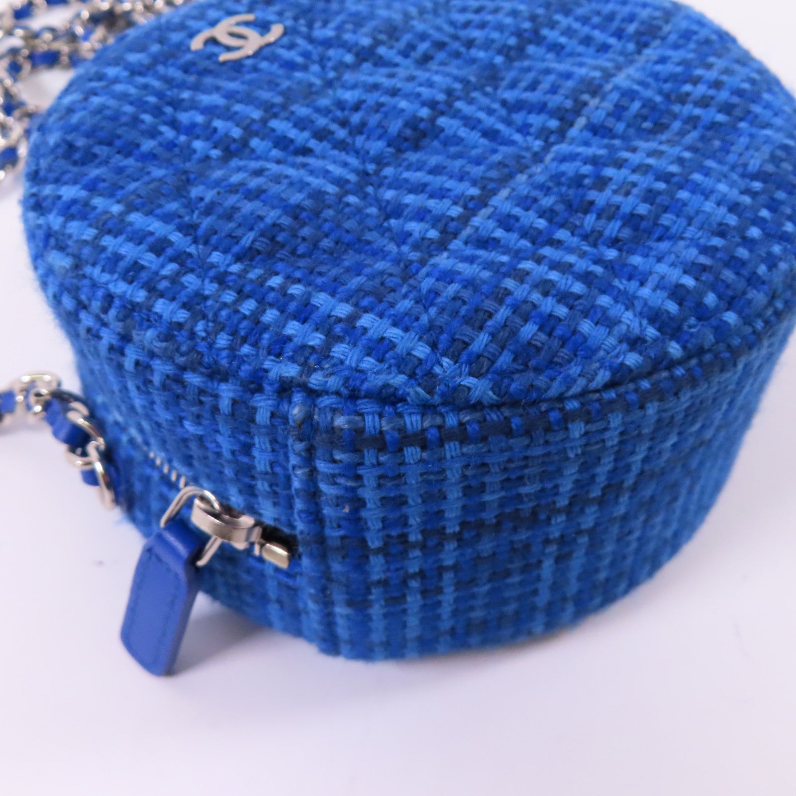 CHANEL 軟呢Round Clutch With Chain銀扣鏈帶肩背袋藍色