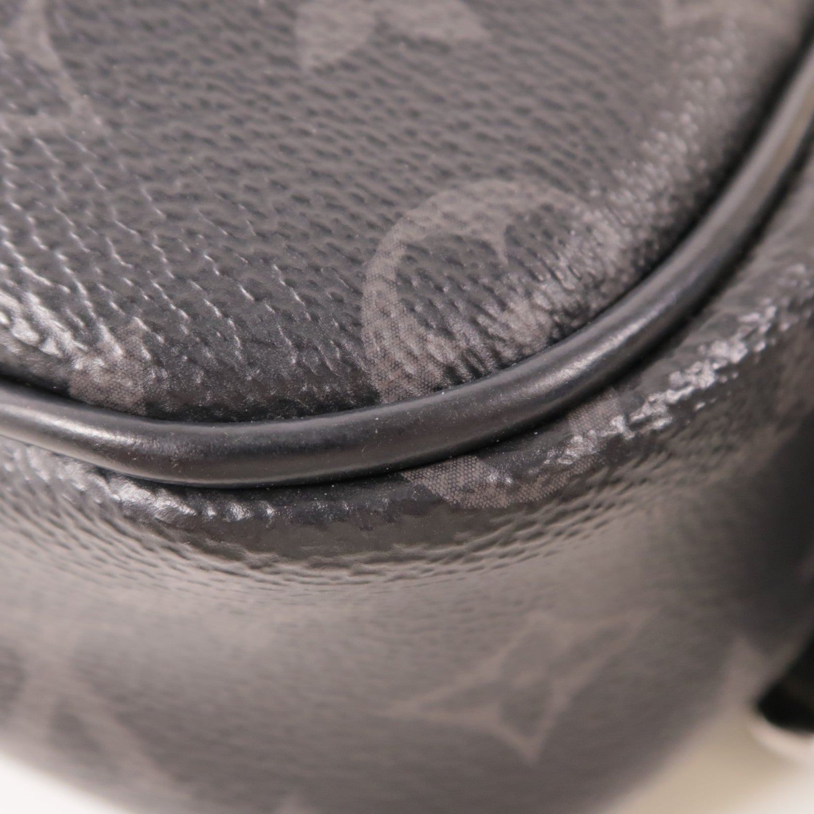 LOUIS VUITTON Monogram Eclipse Bum Bag銀扣手挽肩背兩用袋