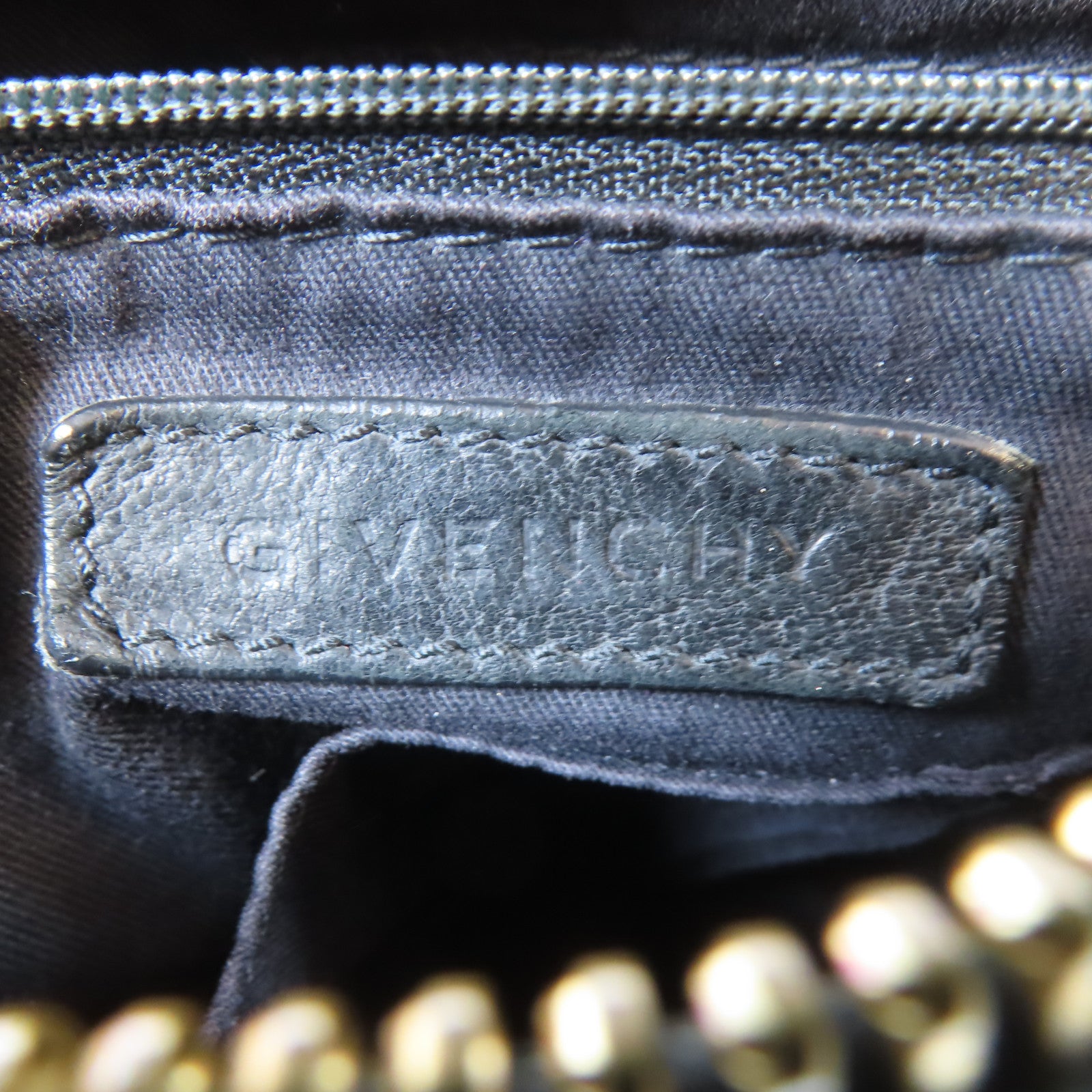 GIVENCHY 牛皮皮革Pandora Bag金扣手挽肩背兩用袋黑色