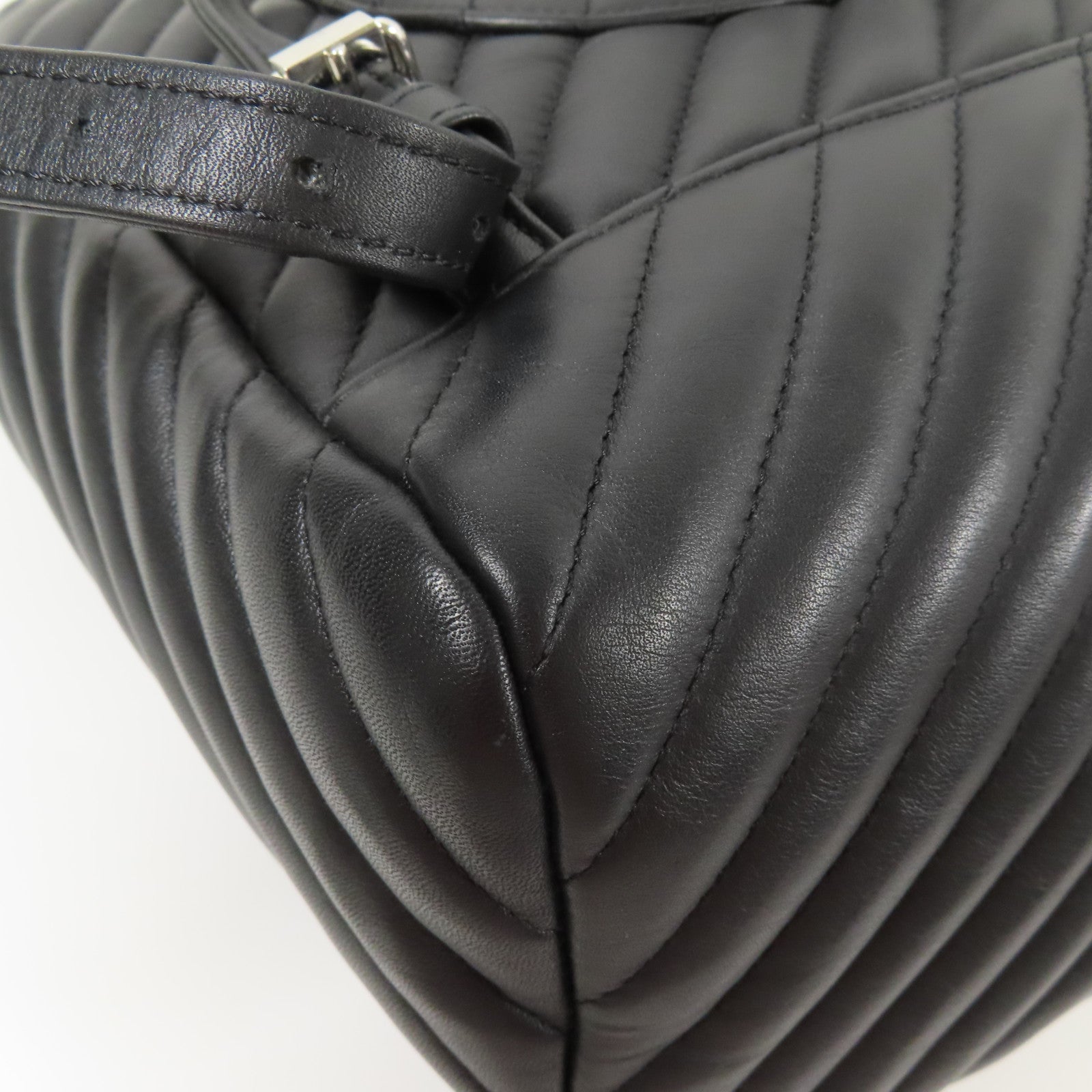 CHANEL 牛皮皮革Urban Spirit Backpack銀扣背包