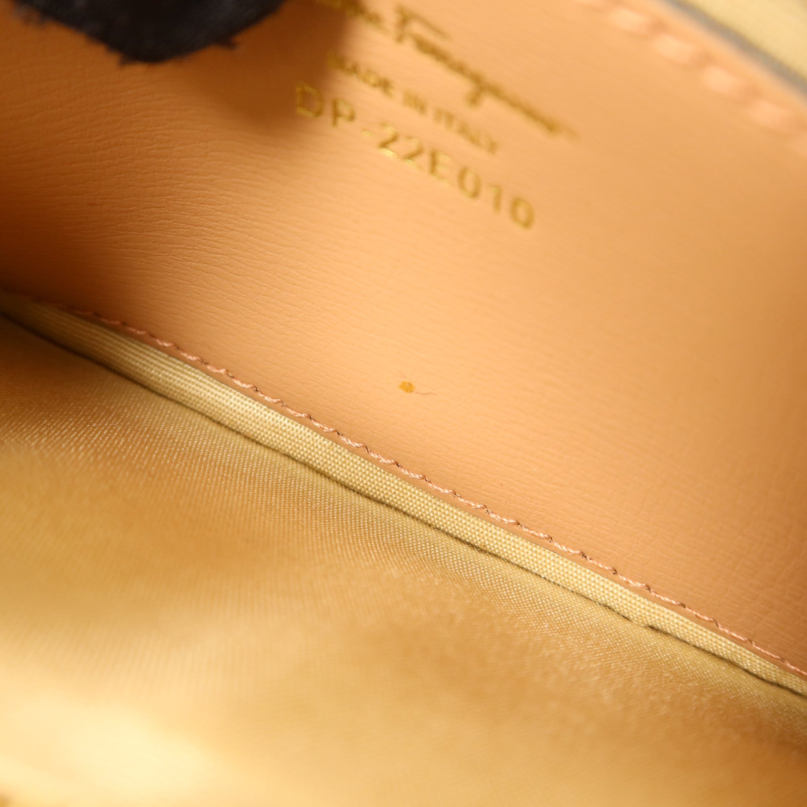 Salvatore Ferragamo 牛皮皮革Card Case金扣卡片套