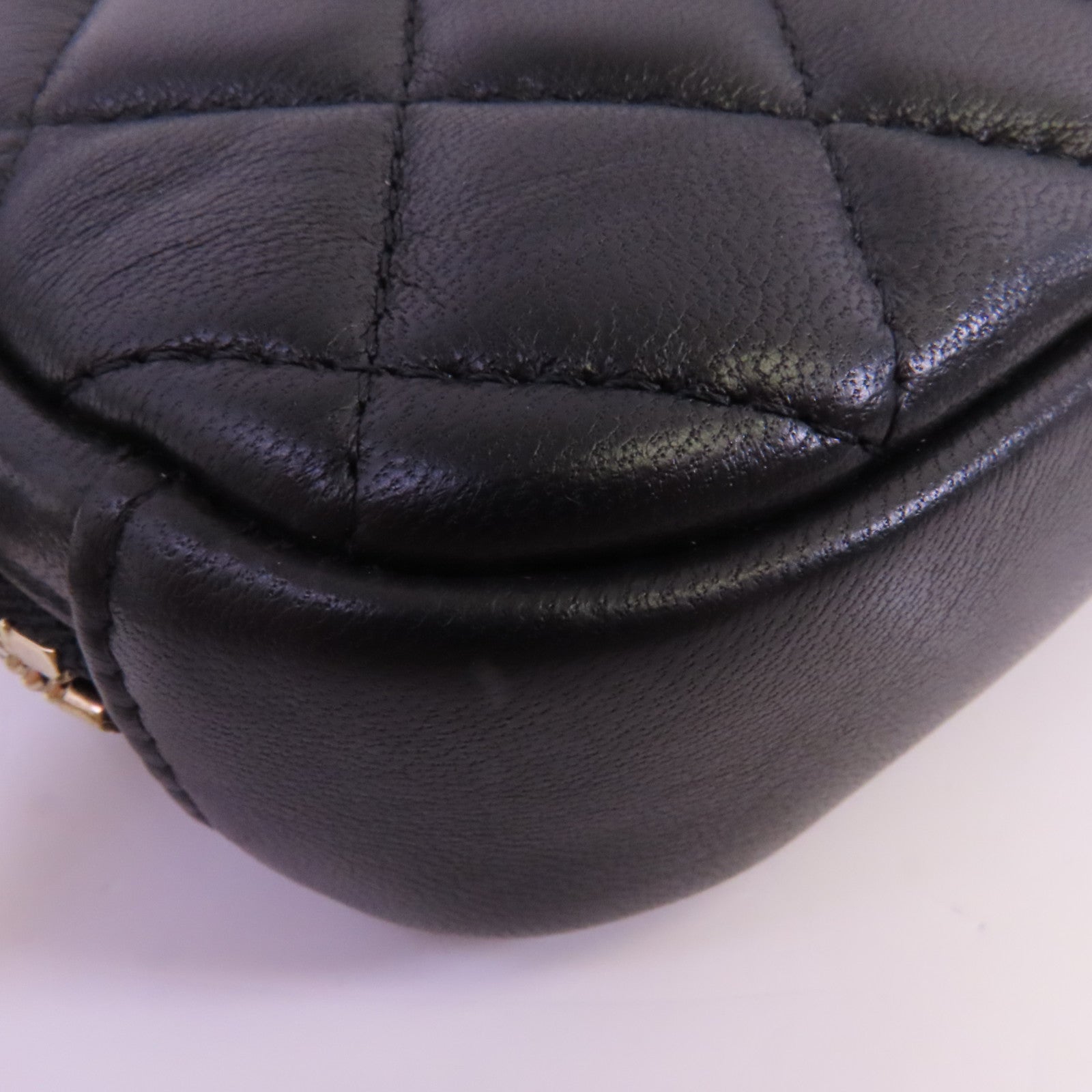 CHANEL 羊皮皮革Pouch金扣手拿包