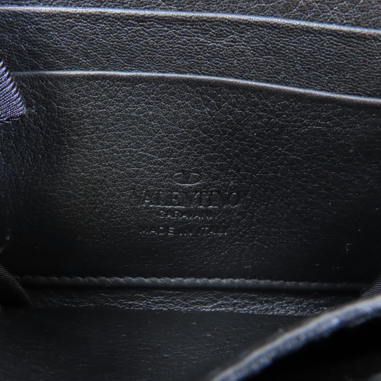 Valentino 【激減優惠】牛皮皮革Neck Wallet銀扣零錢包黑色