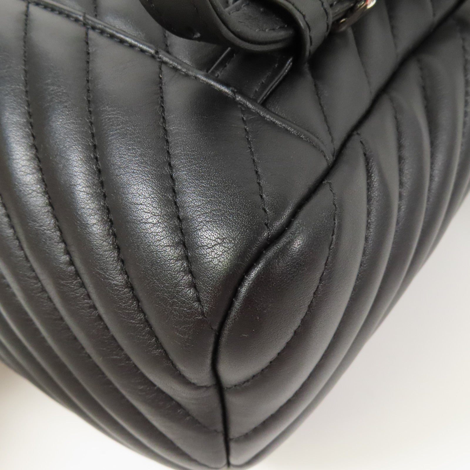 CHANEL 牛皮皮革Urban Spirit Backpack銀扣背包