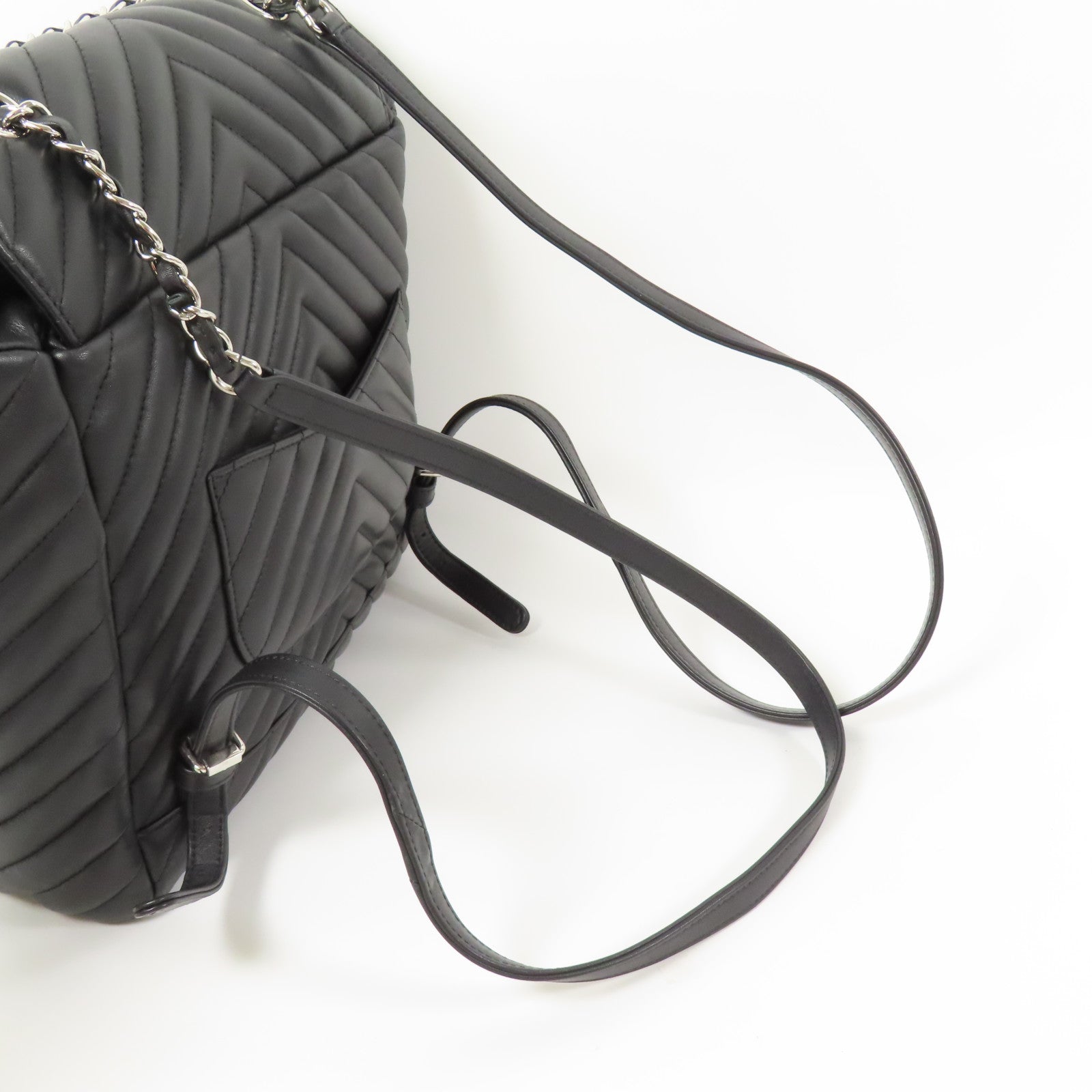 CHANEL 牛皮皮革Urban Spirit Backpack銀扣背包