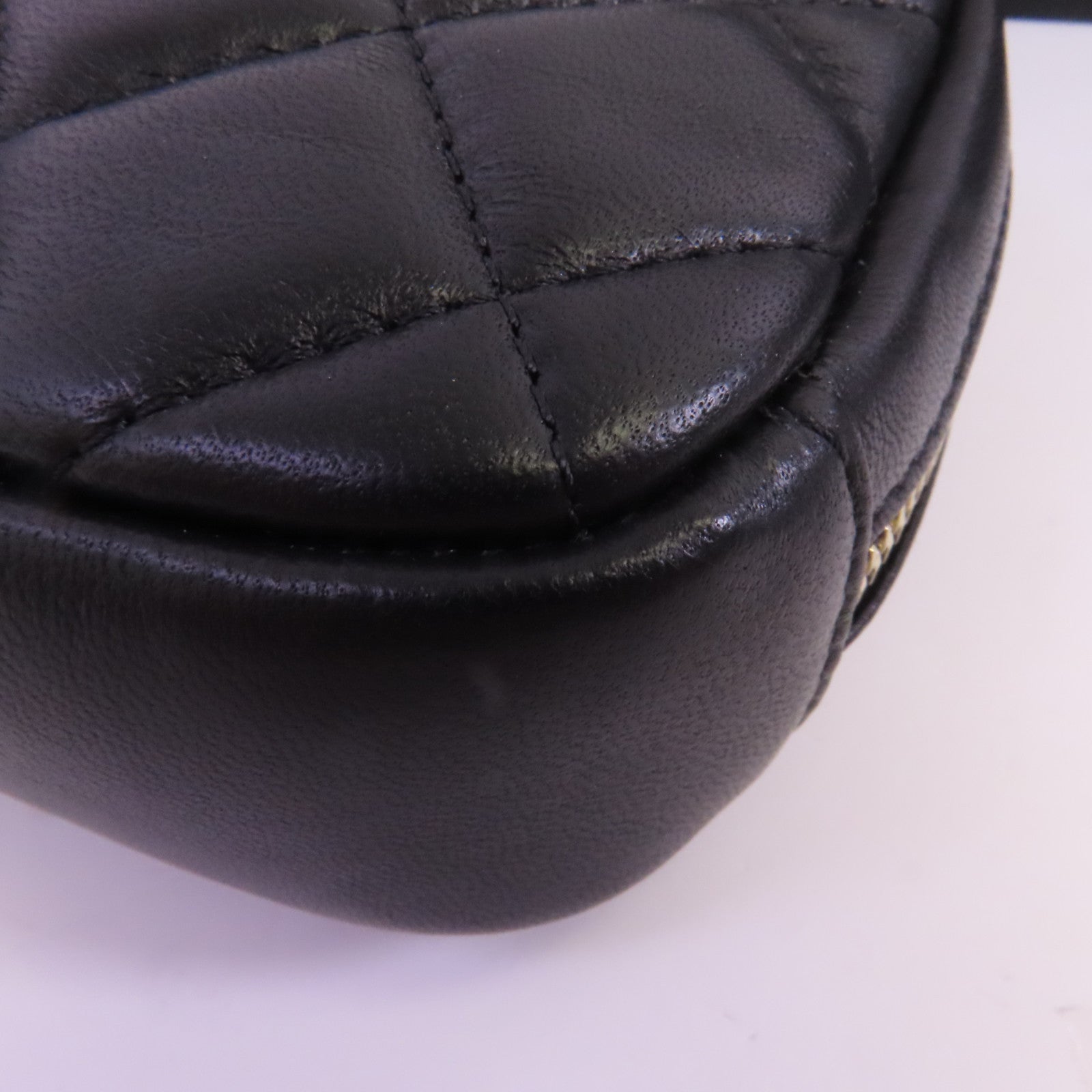 CHANEL 羊皮皮革Pouch金扣手拿包