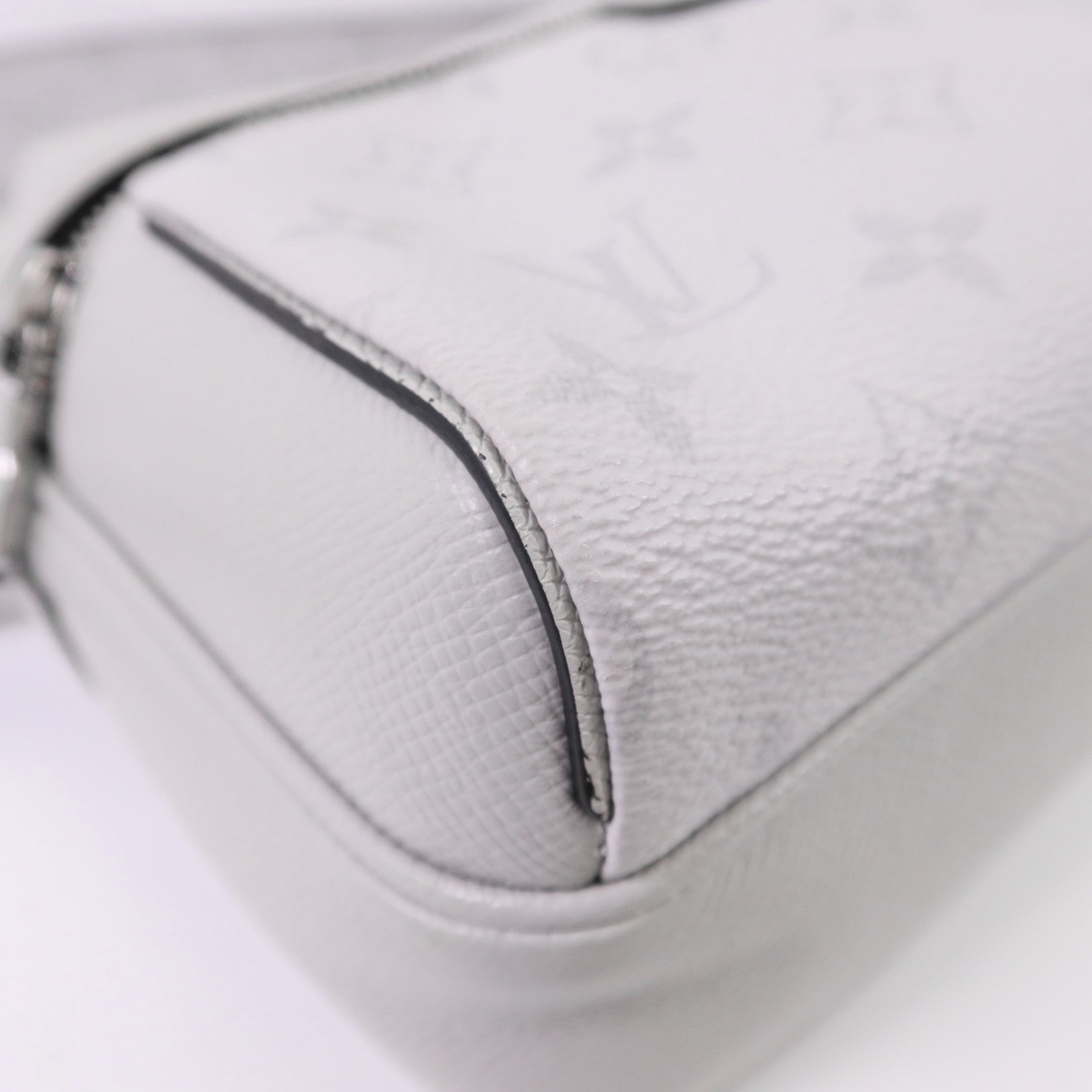 LOUIS VUITTON Taigarama Outdoor PM銀扣肩背袋