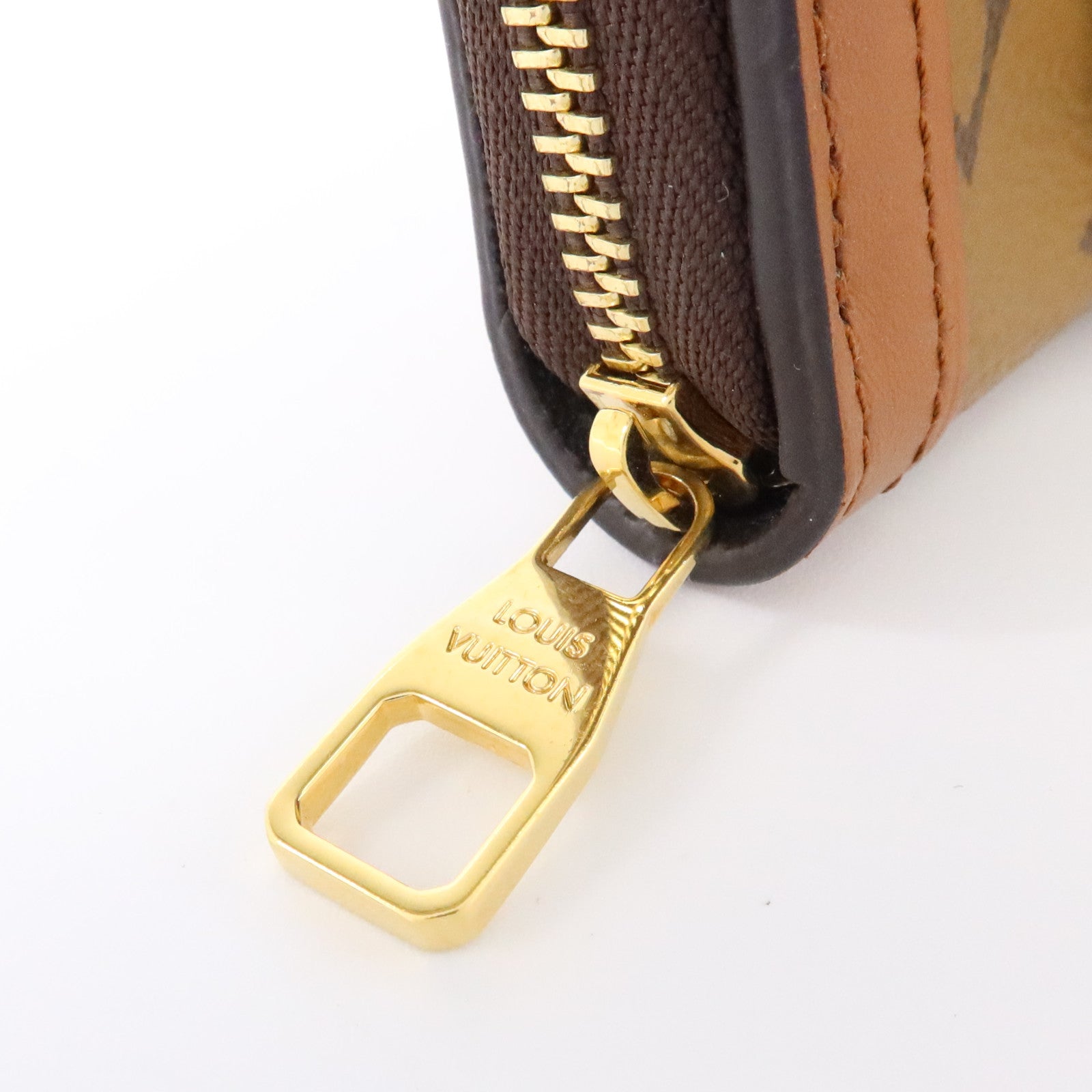 LOUIS VUITTON Monogram Reverse Micro Dauphine WOC金扣鏈帶肩背袋