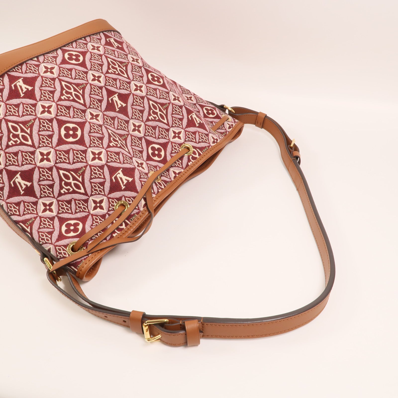 LOUIS VUITTON Monogram Jacquard Since 1854 Petit Noe金扣肩背袋