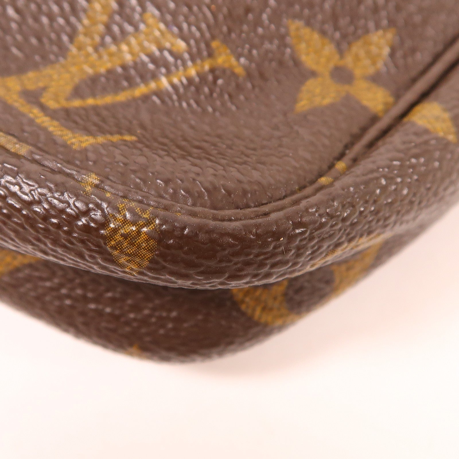 LOUIS VUITTON Monogram Pochette Accessoires金扣手拿包棕色