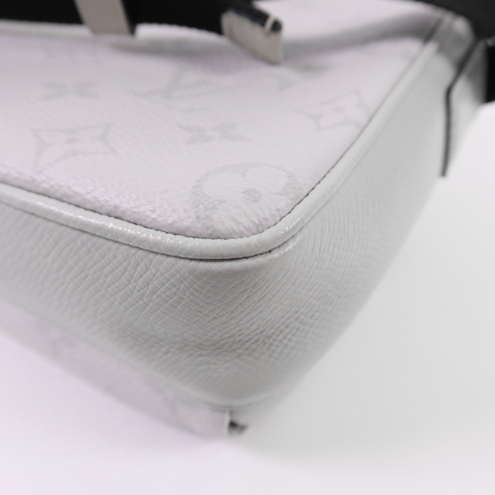 LOUIS VUITTON Taigarama Outdoor PM銀扣肩背袋