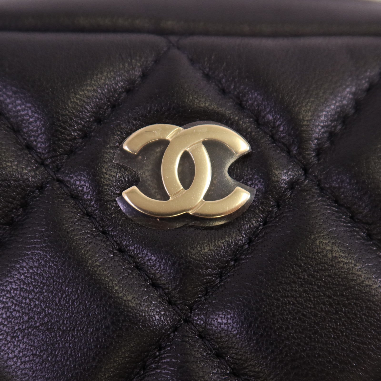 CHANEL 羊皮皮革Pouch金扣手拿包