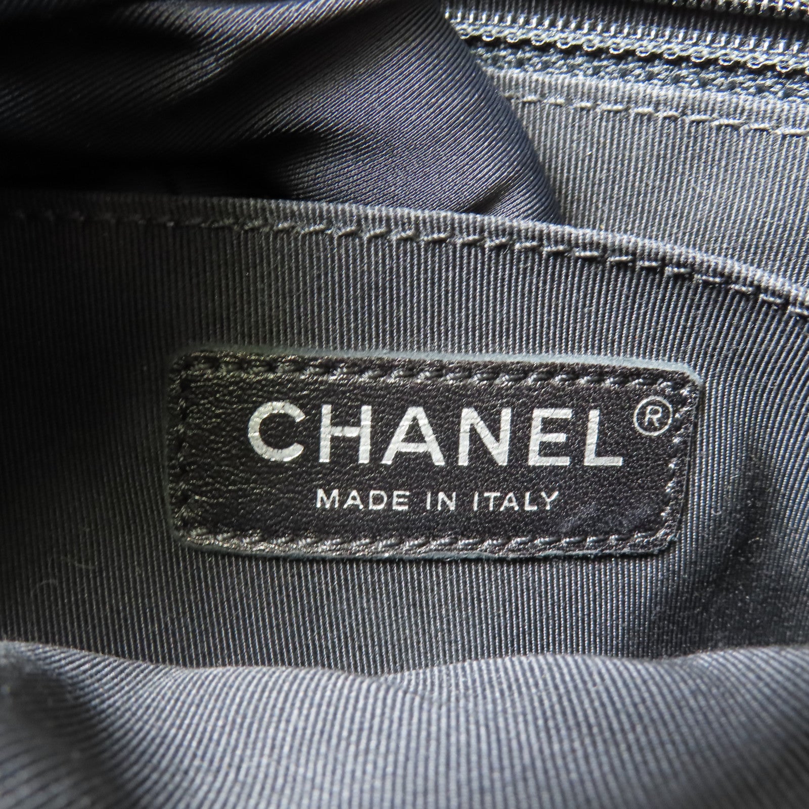 CHANEL 牛皮皮革Urban Spirit Backpack銀扣背包