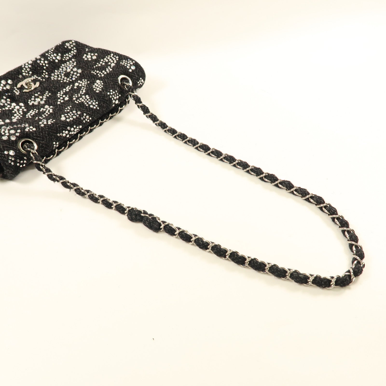 CHANEL 帆布Shoulder Bag銀扣鏈帶肩背袋黑色