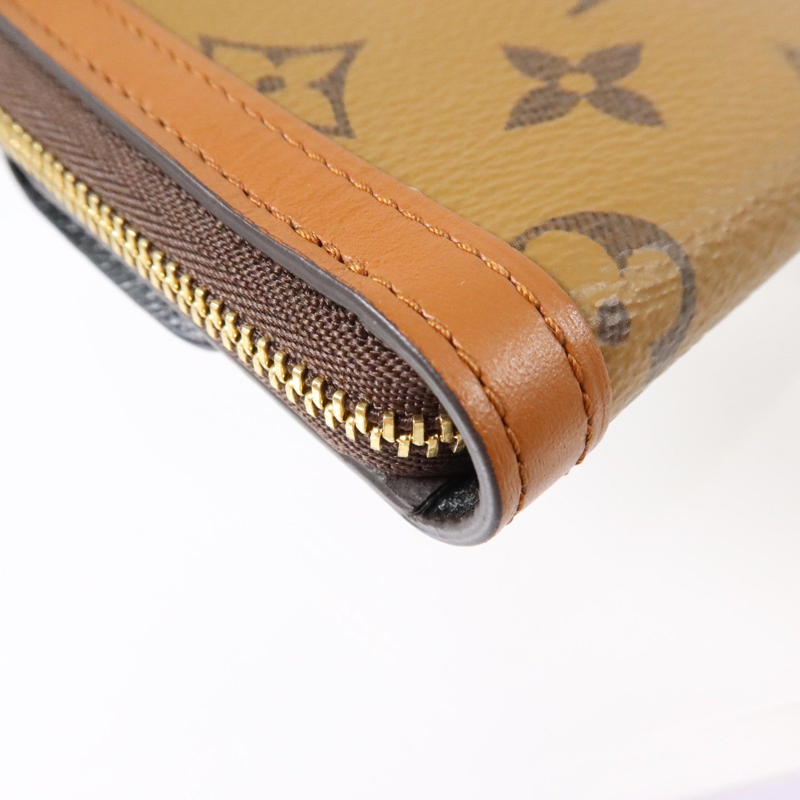 LOUIS VUITTON Monogram Reverse Micro Dauphine WOC金扣鏈帶肩背袋