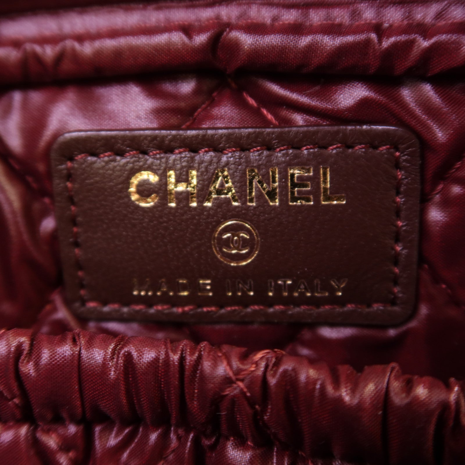 CHANEL 羊皮皮革Pouch金扣手拿包