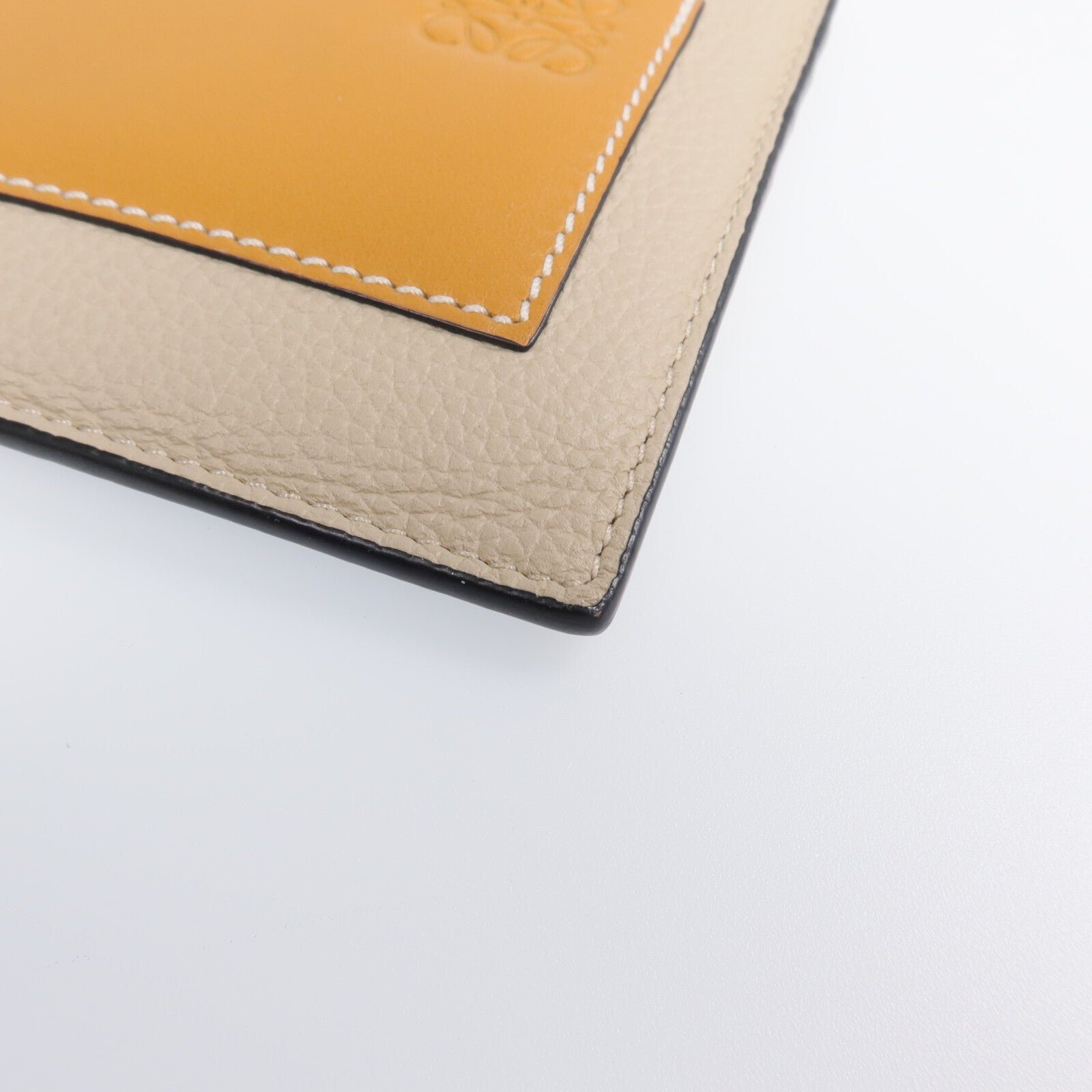 LOEWE 牛皮皮革Card Case銀扣卡片套