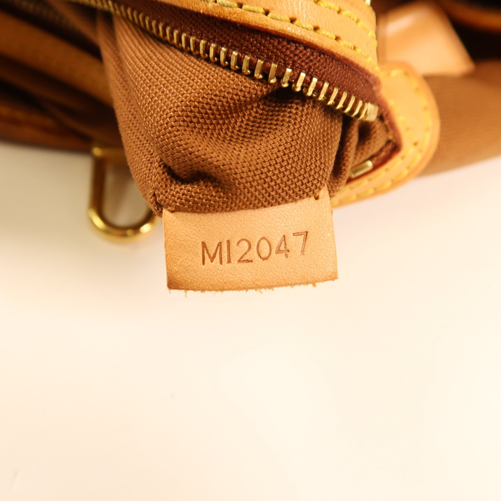 LOUIS VUITTON Monogram Batignolles Vertical金扣肩背袋棕色