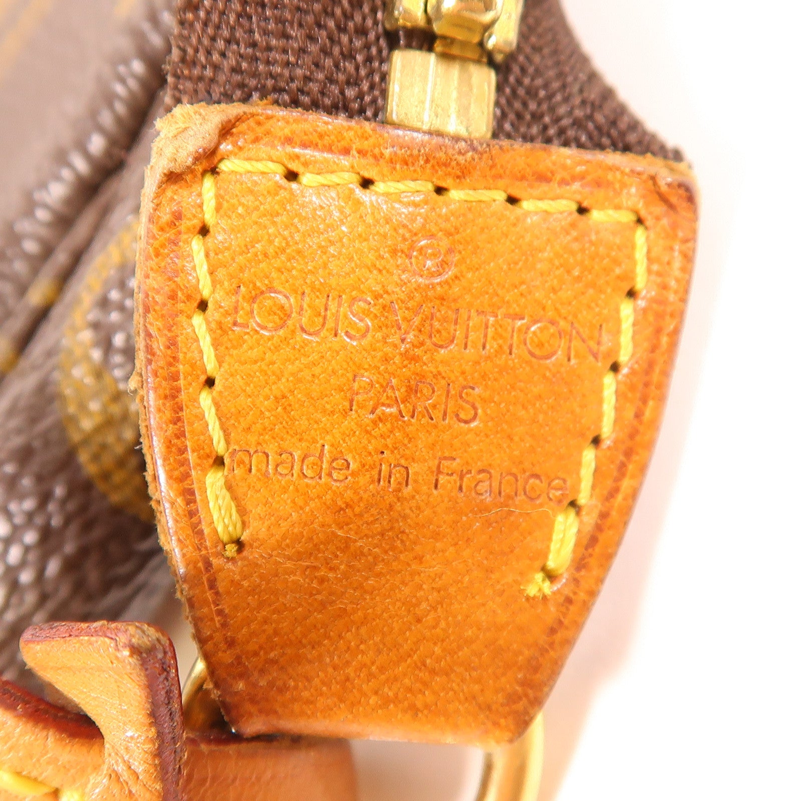 LOUIS VUITTON Monogram Pochette Accessoires金扣手拿包棕色