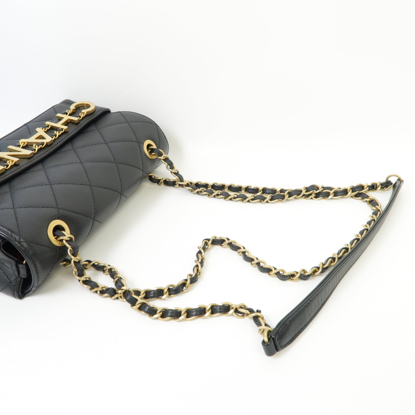 CHANEL 菱格牛皮皮革Enchained Flap金扣鏈帶肩背袋黑色