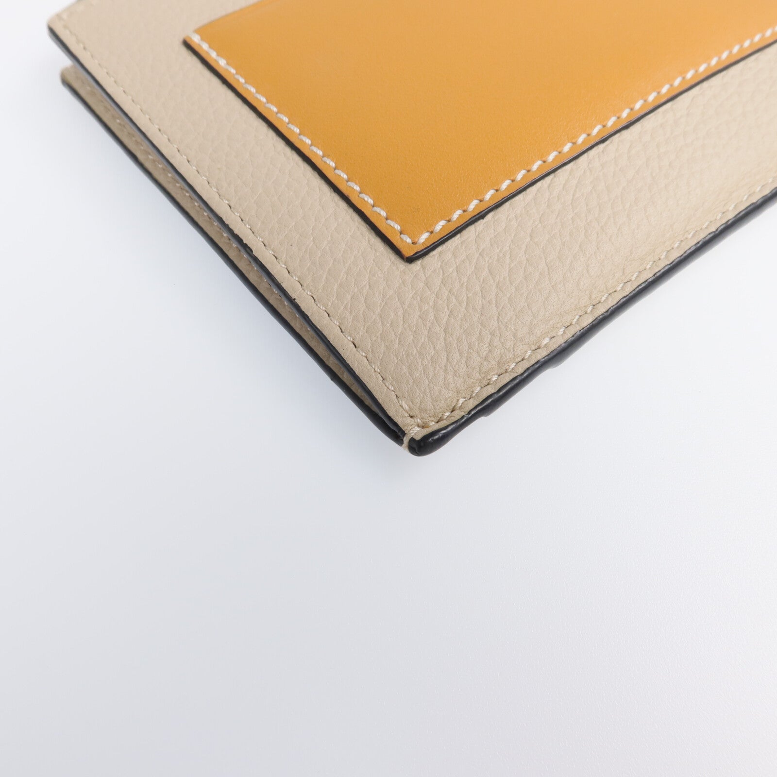 LOEWE 牛皮皮革Card Case銀扣卡片套