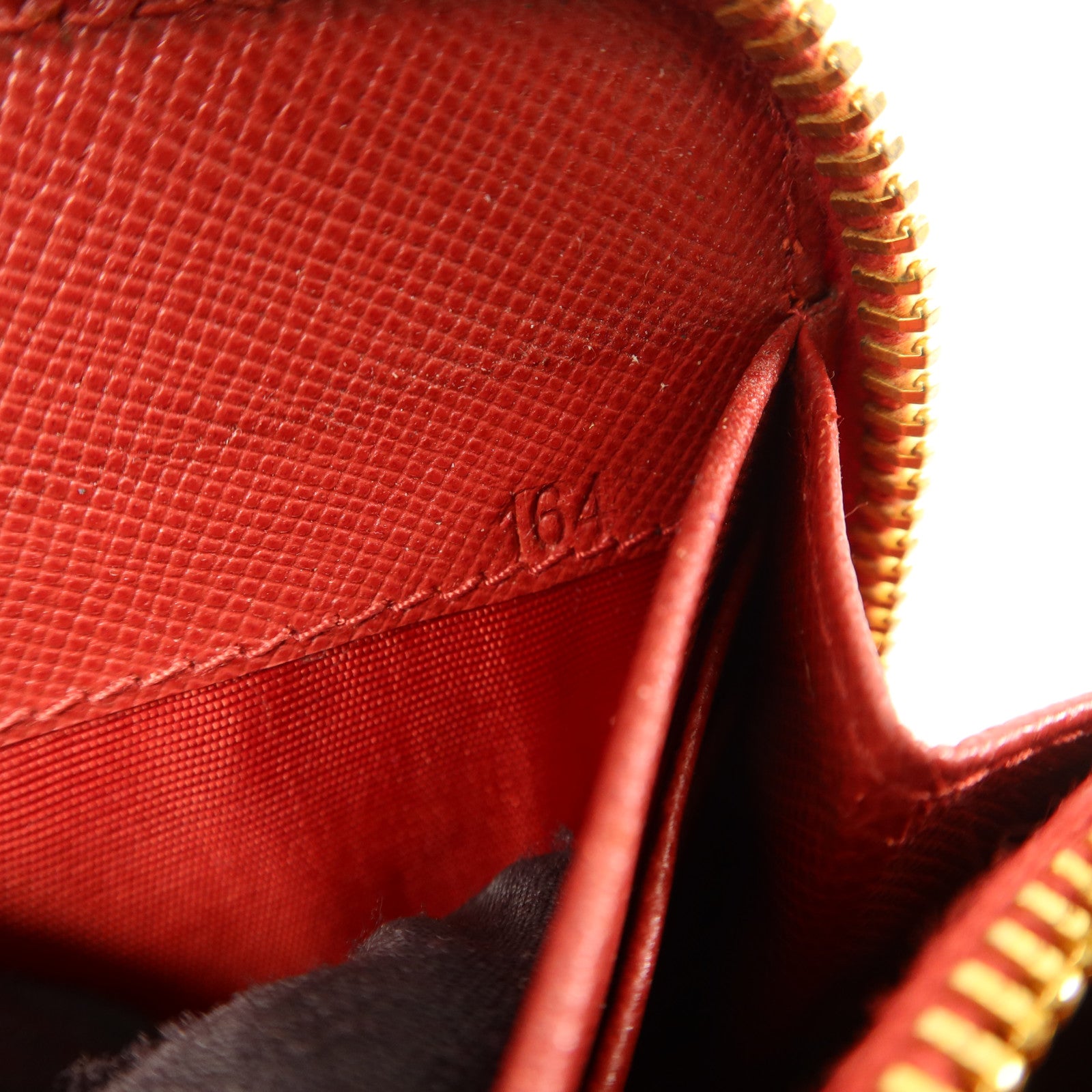 PRADA Saffiano皮革Long Round Wallet金扣長錢包
