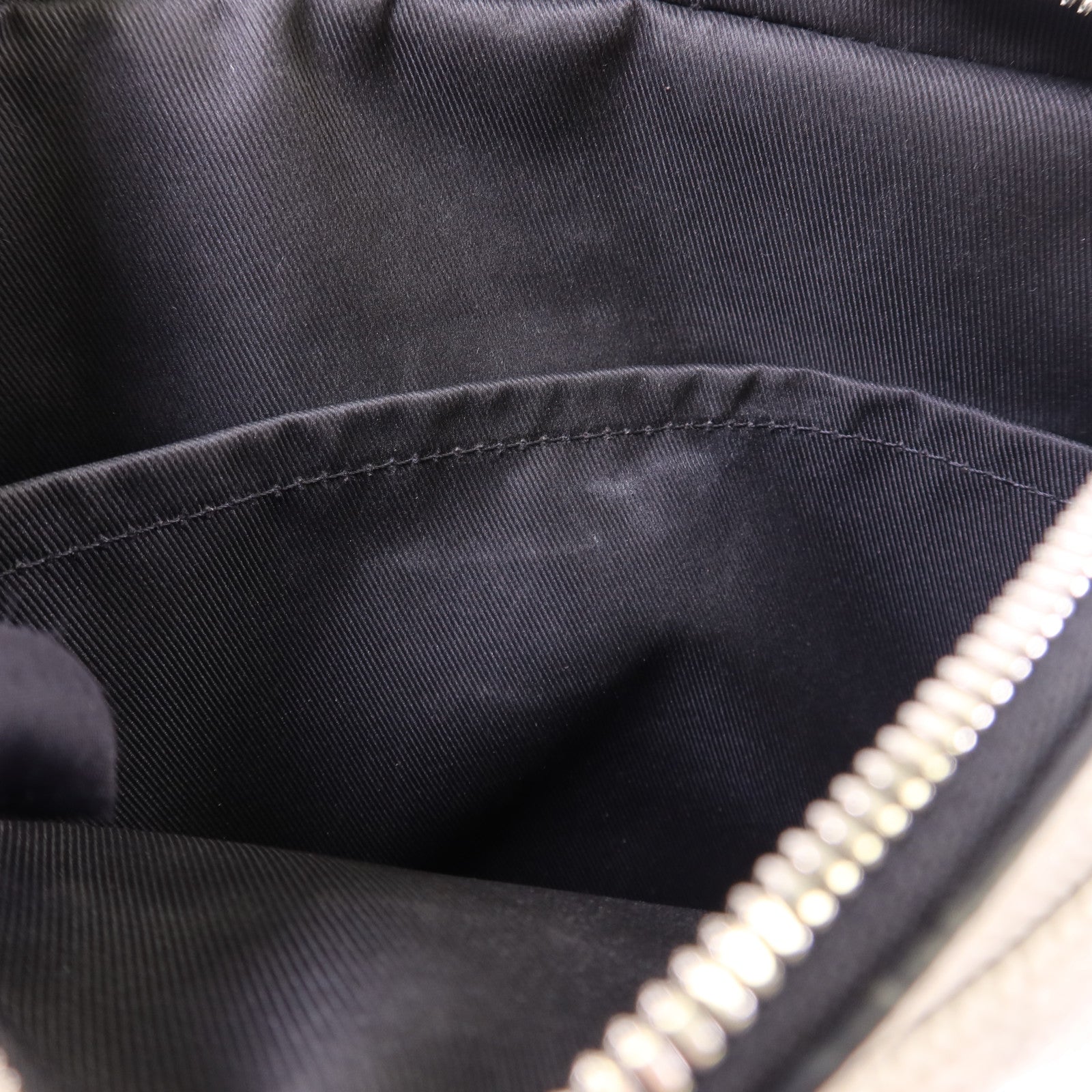 LOUIS VUITTON Taigarama Outdoor PM銀扣肩背袋