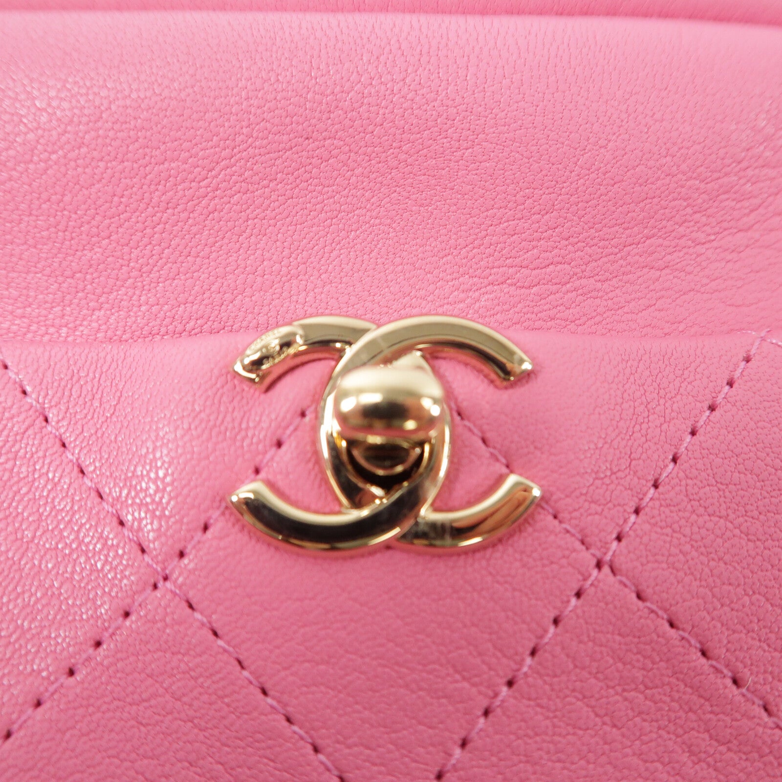 CHANEL 山羊皮革Camera Bag鏈帶肩背袋