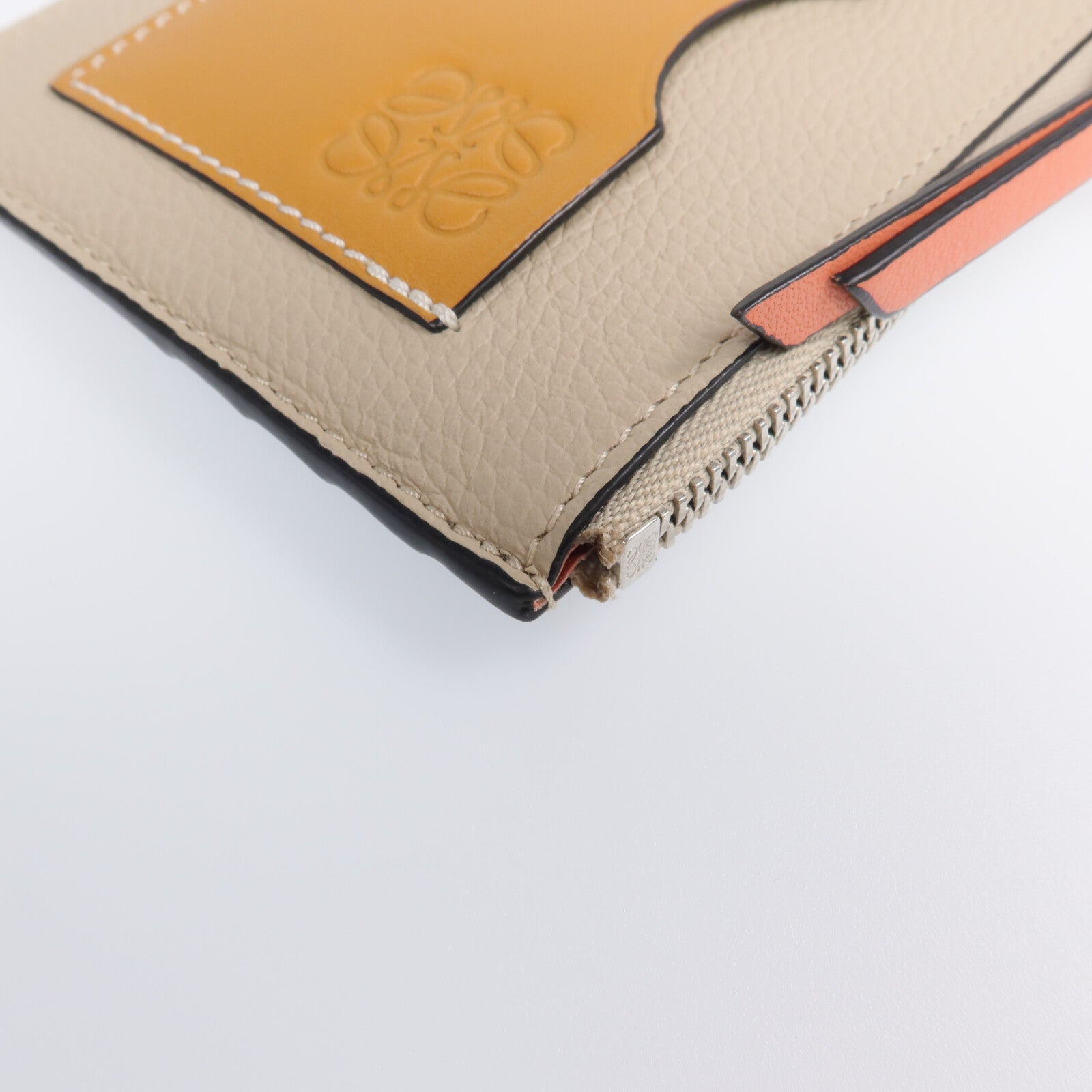 LOEWE 牛皮皮革Card Case銀扣卡片套