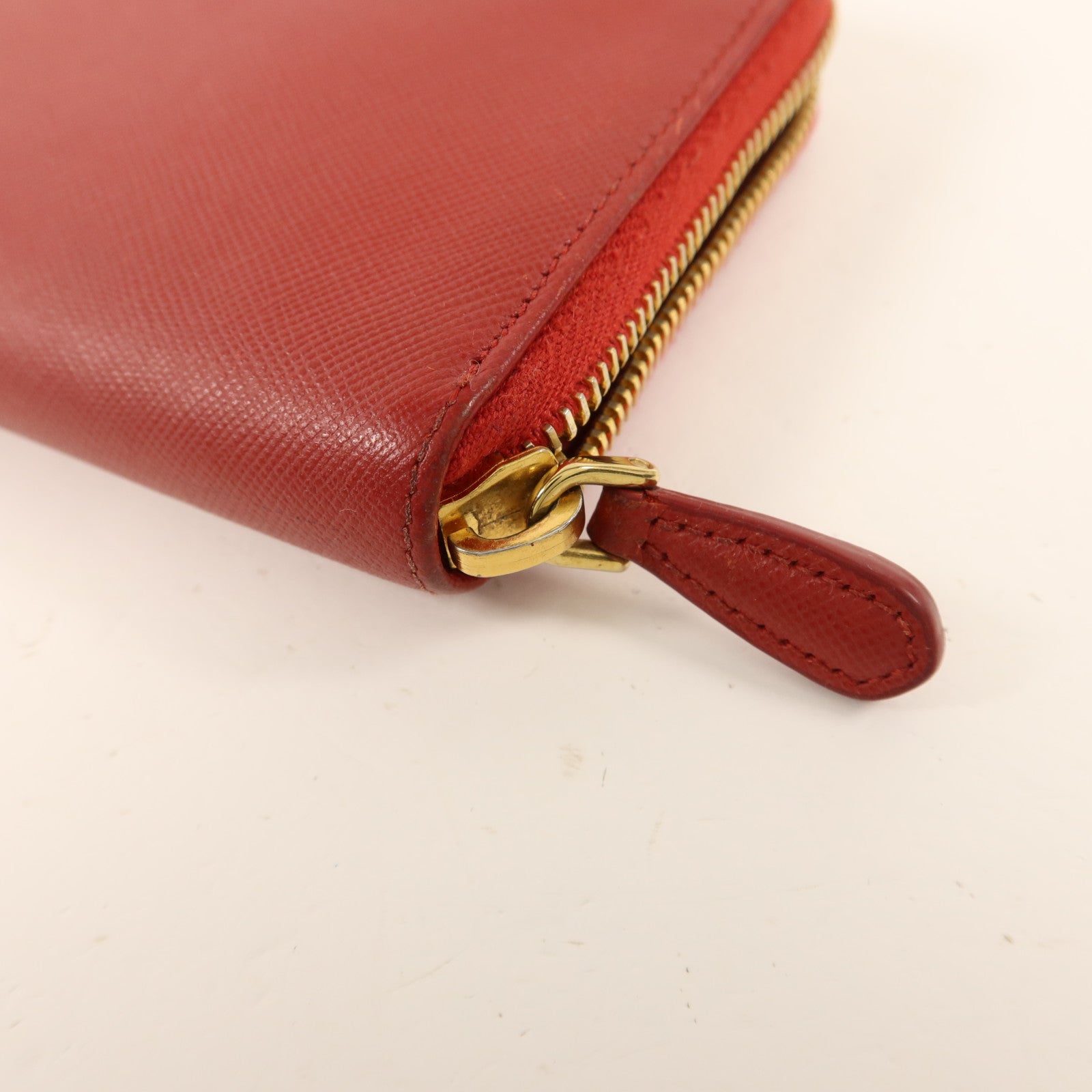 PRADA Saffiano皮革Long Round Wallet金扣長錢包