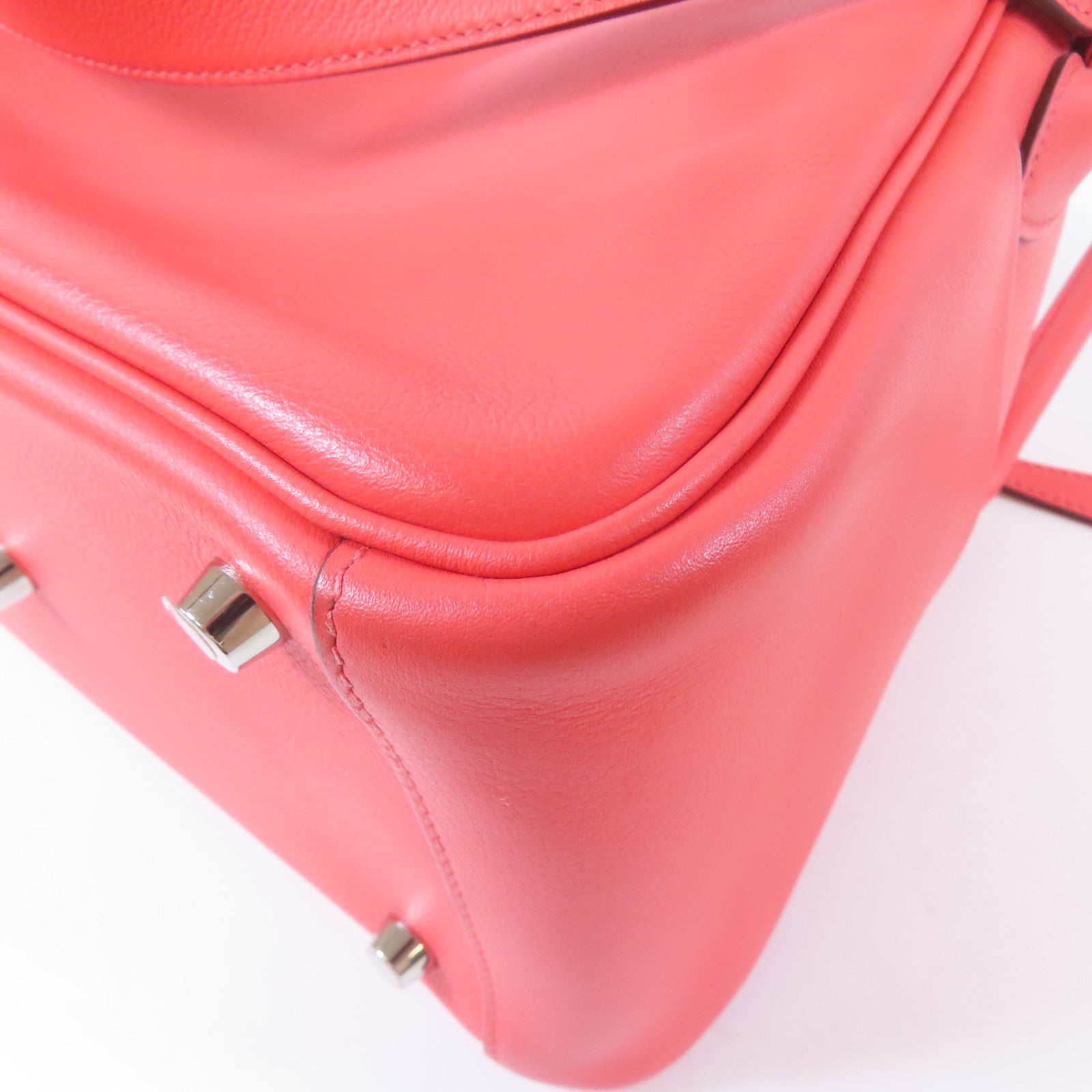 HERMES 【清倉大減價】Evercolor皮革Lindy 26銀扣肩背袋橙紅色