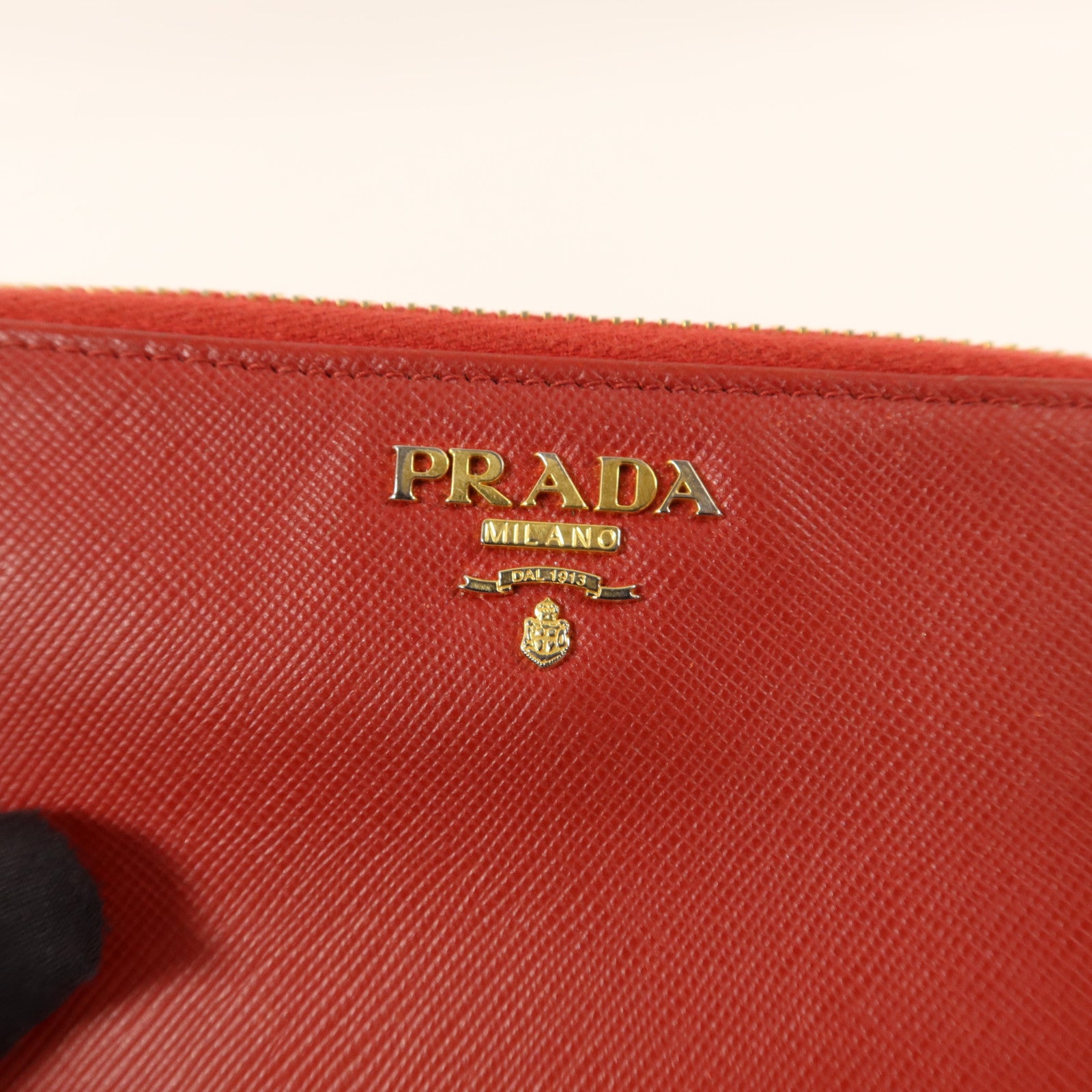 PRADA Saffiano皮革Long Round Wallet金扣長錢包