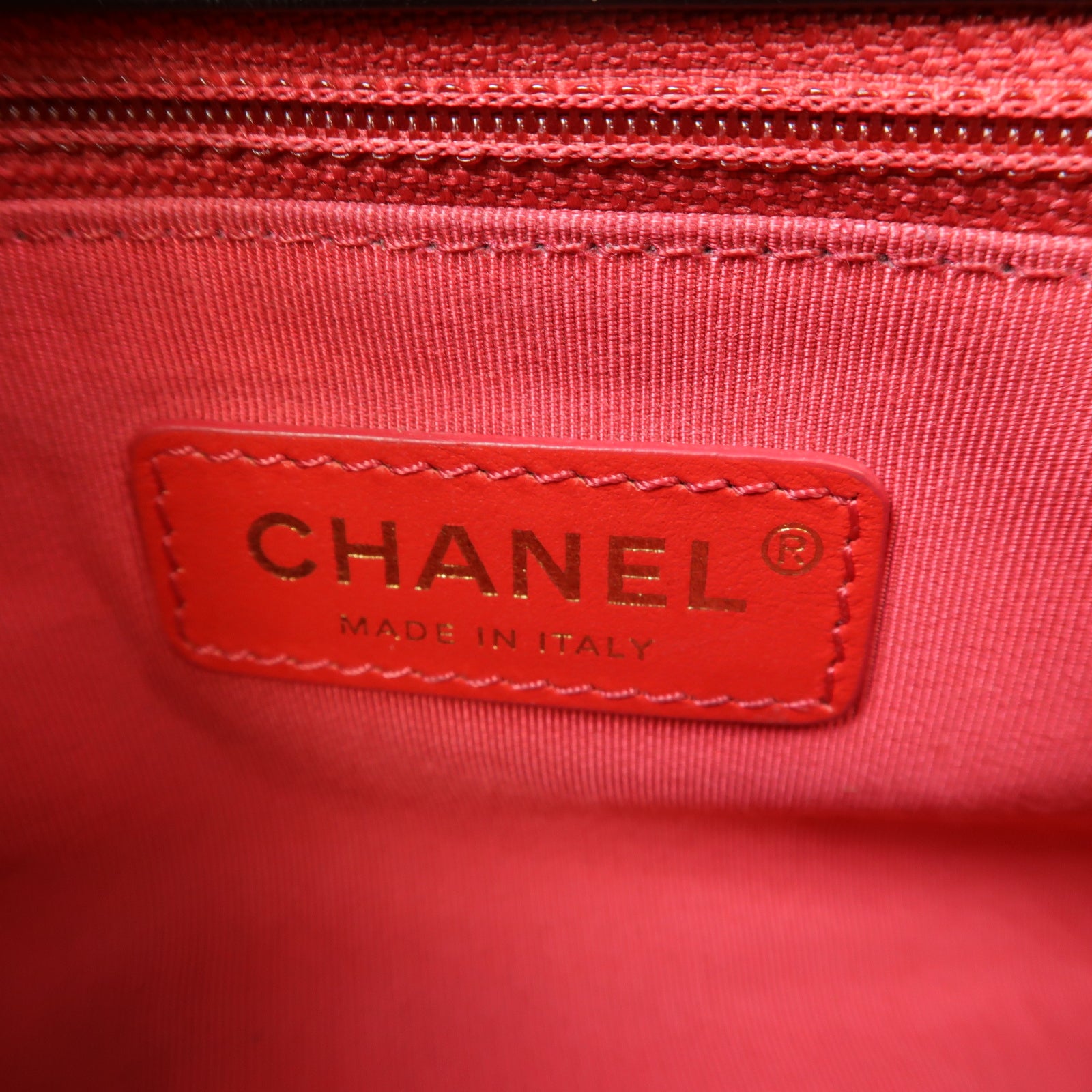 CHANEL 菱格牛皮皮革Enchained Flap金扣鏈帶肩背袋黑色