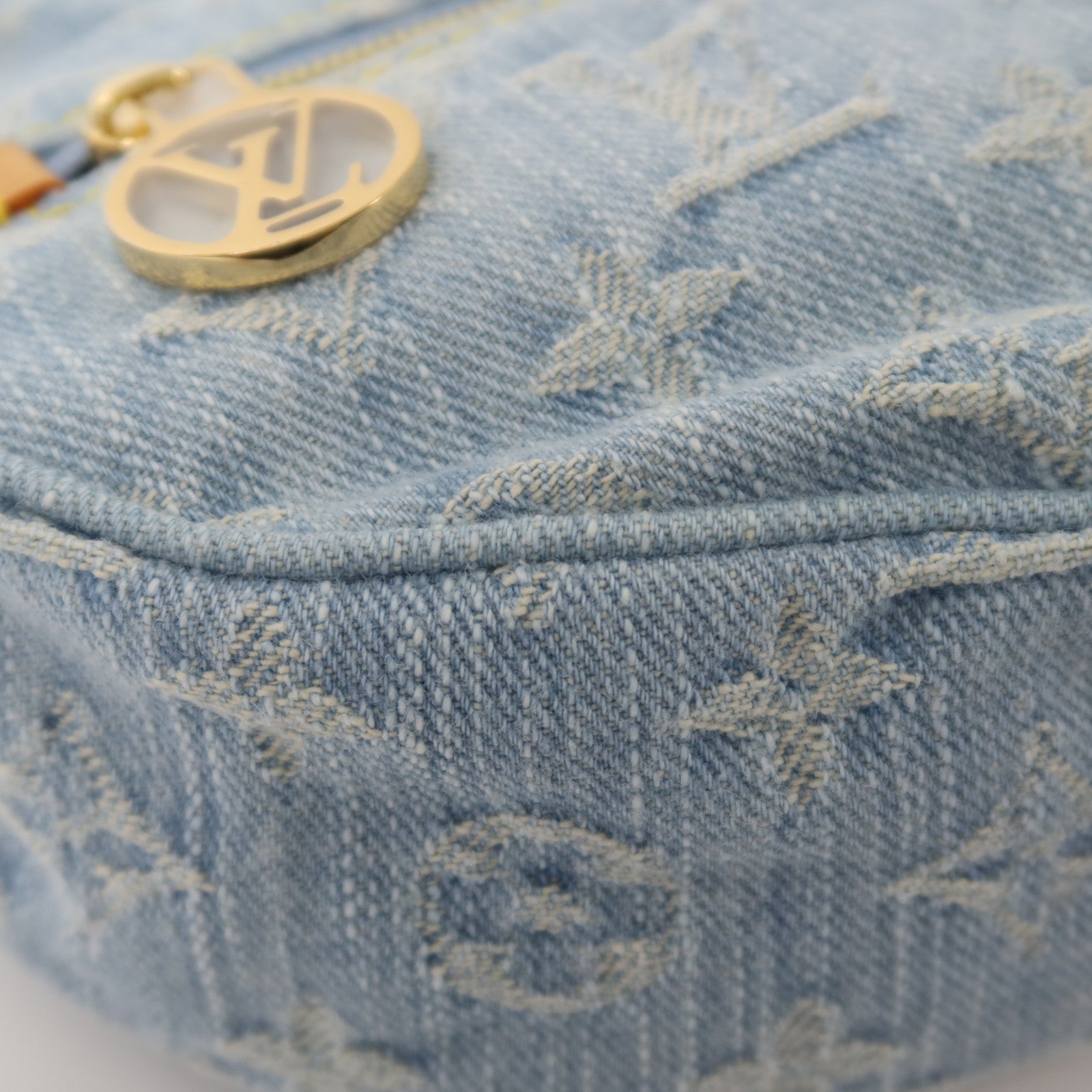 LOUIS VUITTON Monogram Denim Loop金扣鏈帶肩背袋