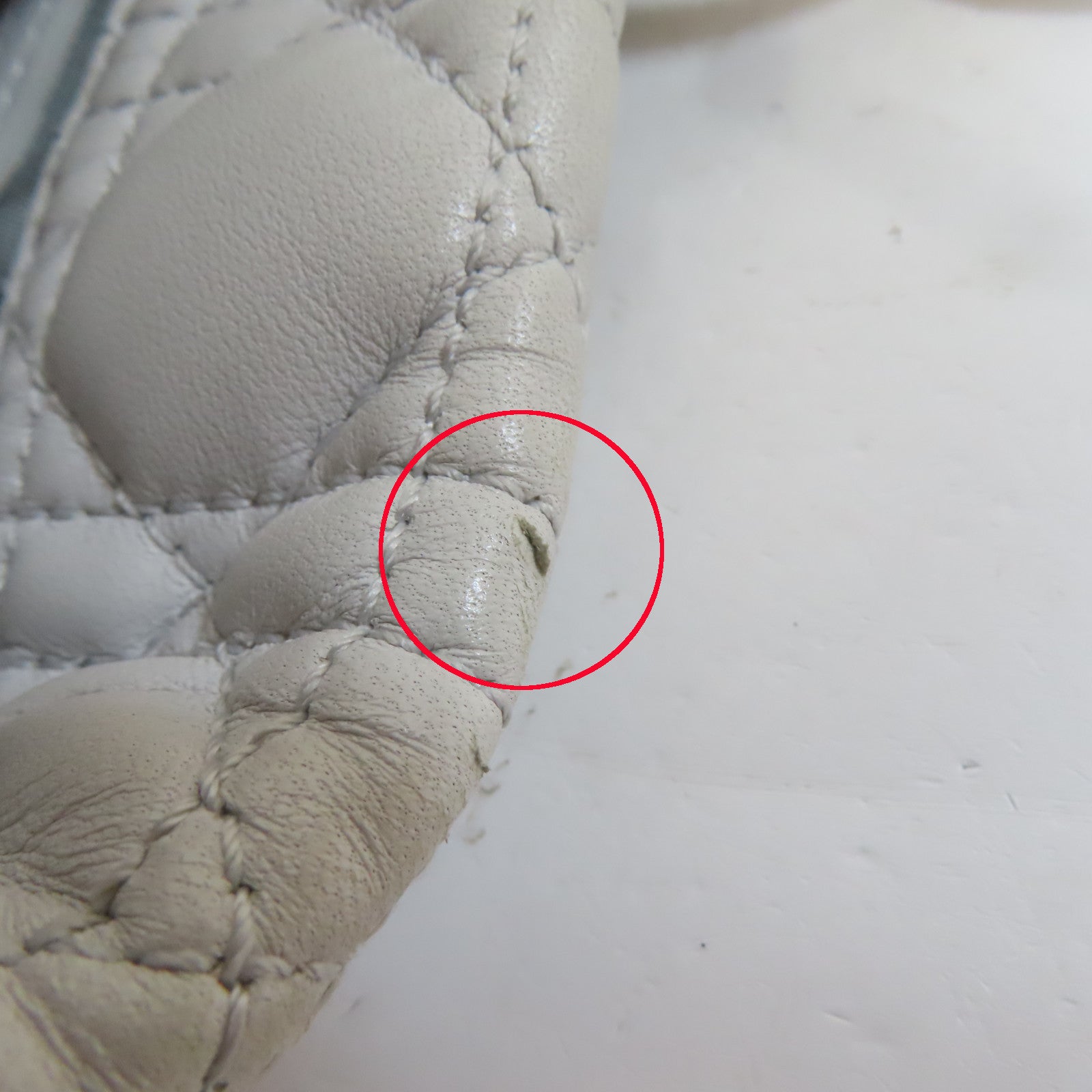 Dior 牛皮皮革Shoulder Bag銀扣鏈帶肩背袋白色