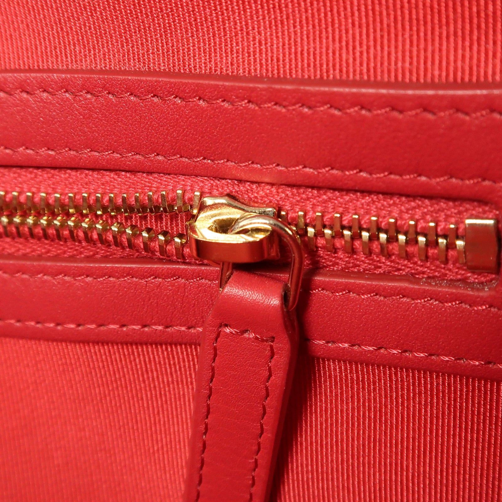 CHANEL 牛皮皮革Clutch Bag金扣手拿包