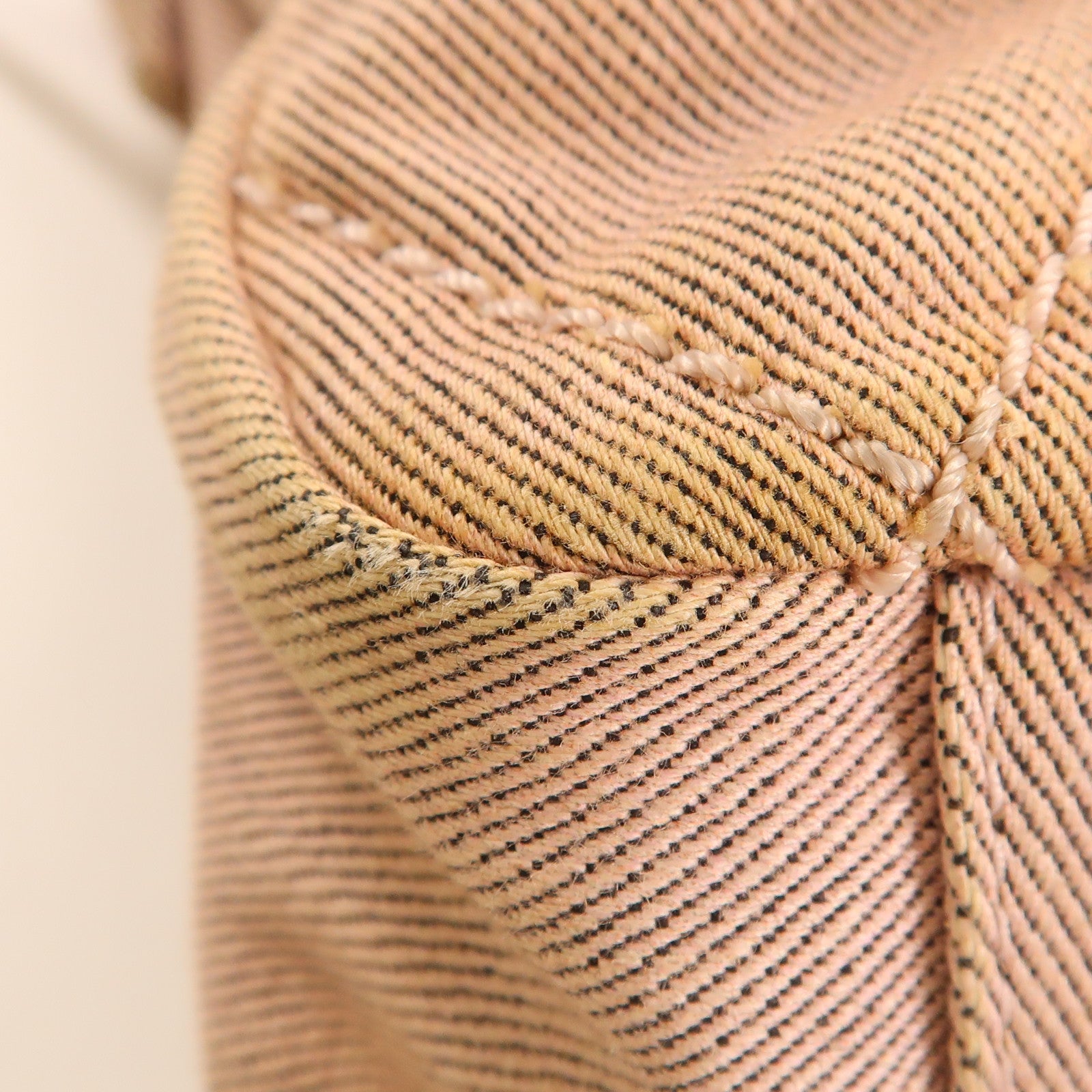 CHANEL 牛仔布銀扣手挽袋