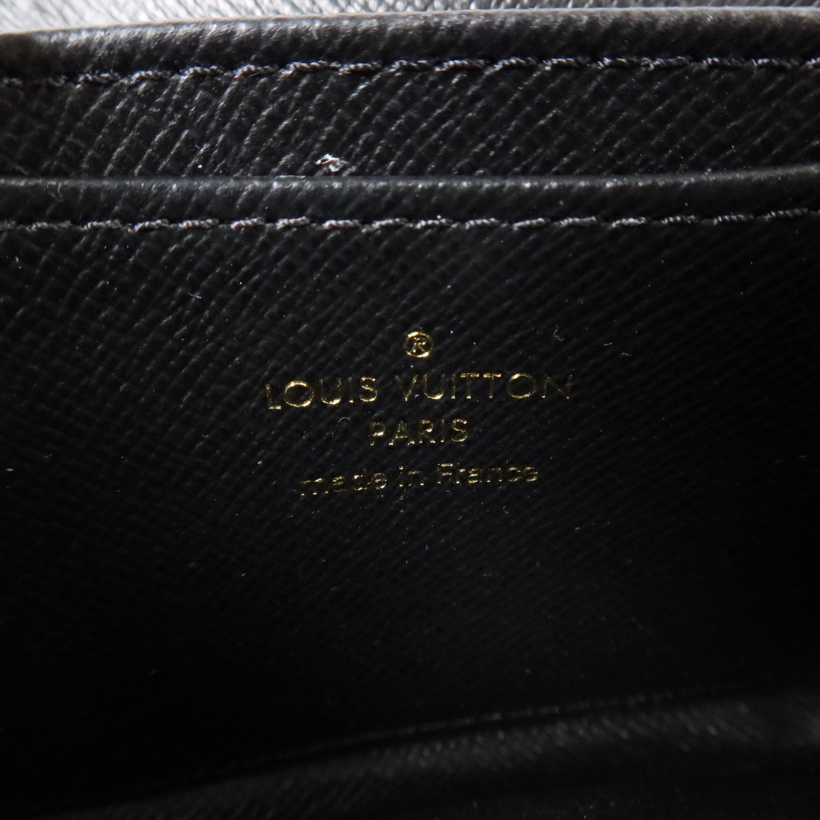LOUIS VUITTON Monogram Reverse Micro Dauphine WOC金扣鏈帶肩背袋