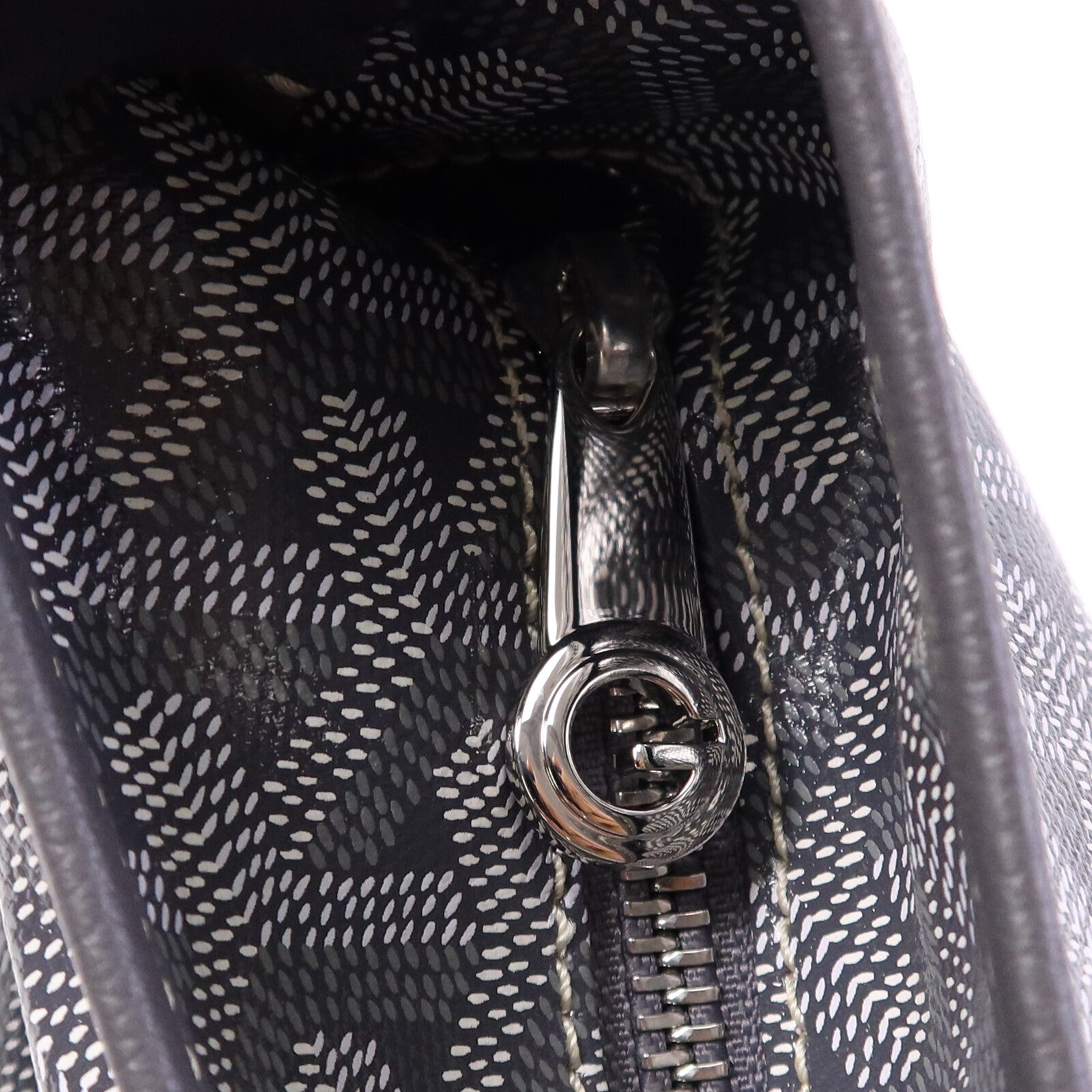 GOYARD 塗層帆布Mini Hobo銀扣手挽袋