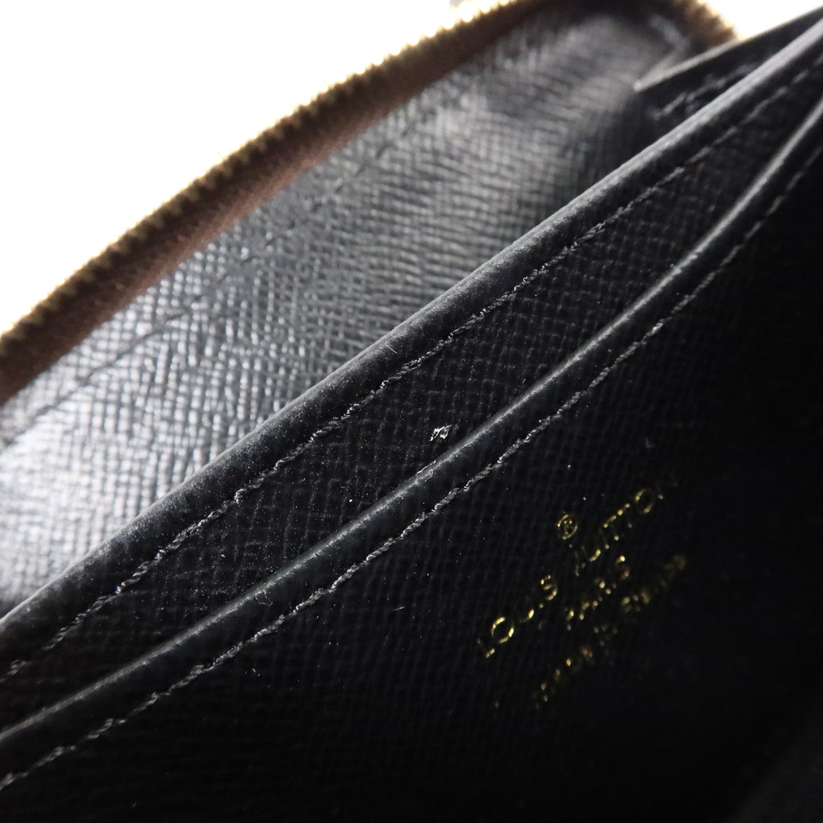 LOUIS VUITTON Monogram Reverse Micro Dauphine WOC金扣鏈帶肩背袋