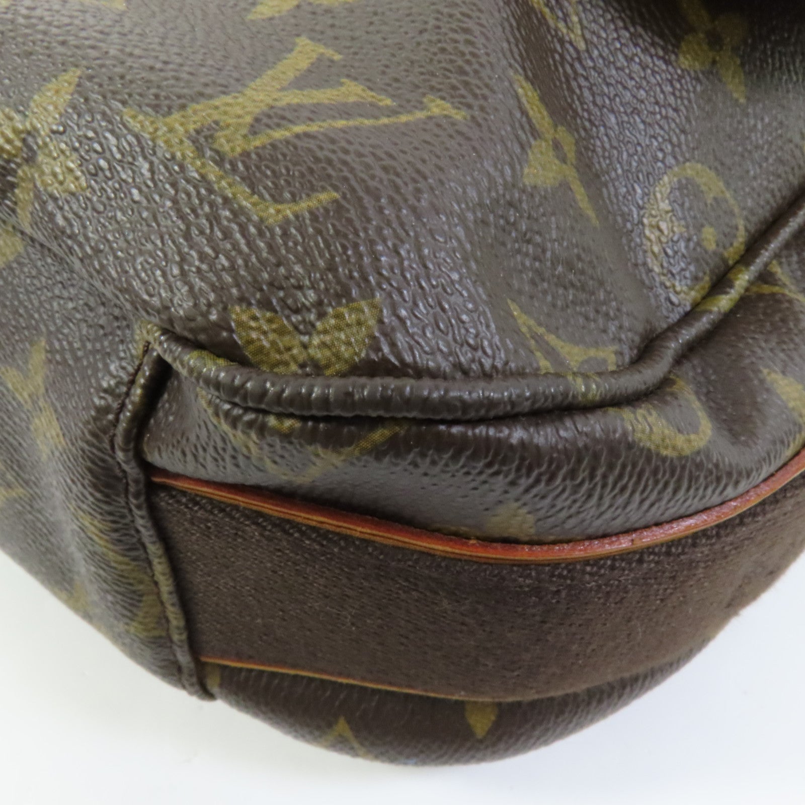 LOUIS VUITTON Monogram Beaubourg MM金扣肩背袋