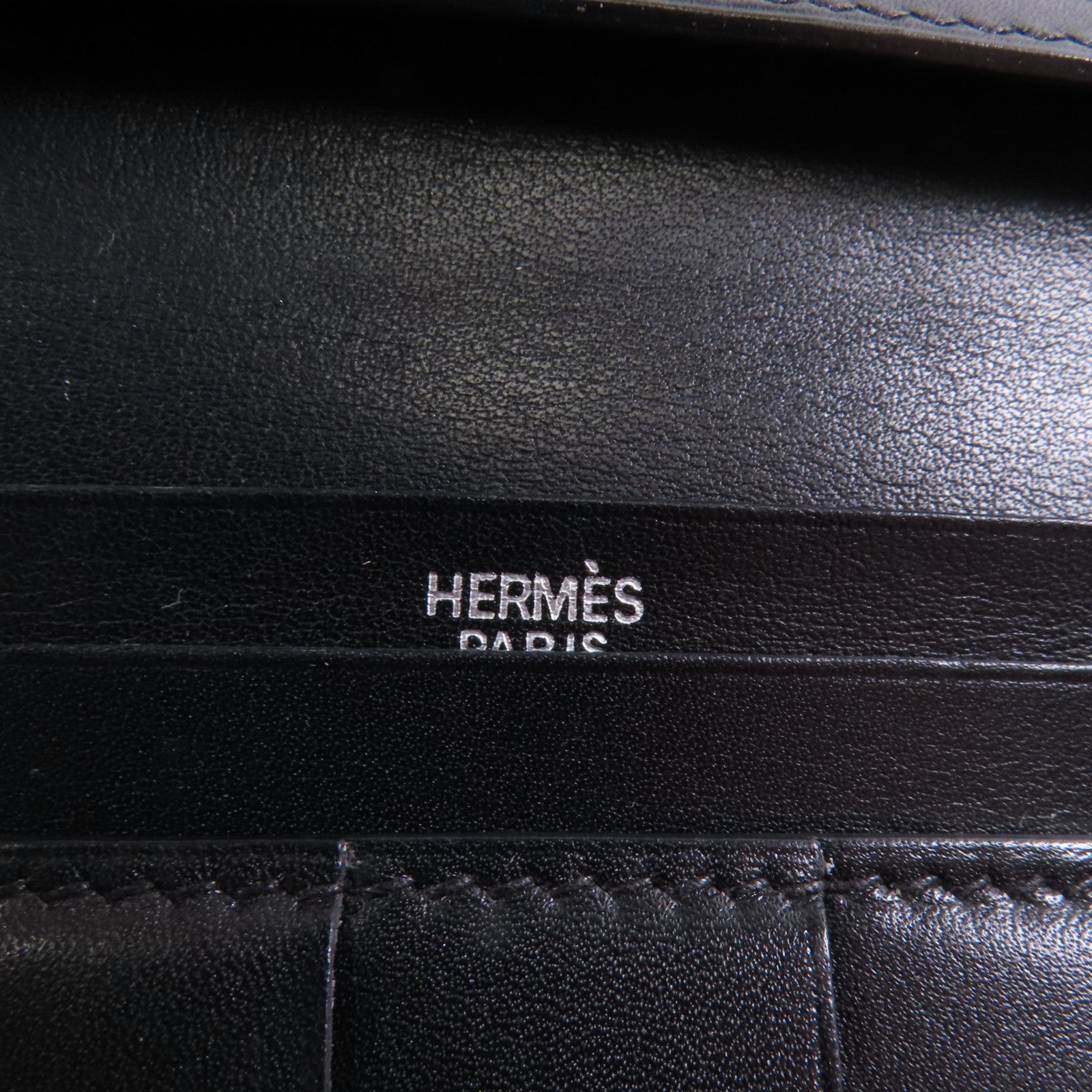 HERMES Box Calf皮革Bearn Bi Fold銀扣長錢包Noir
