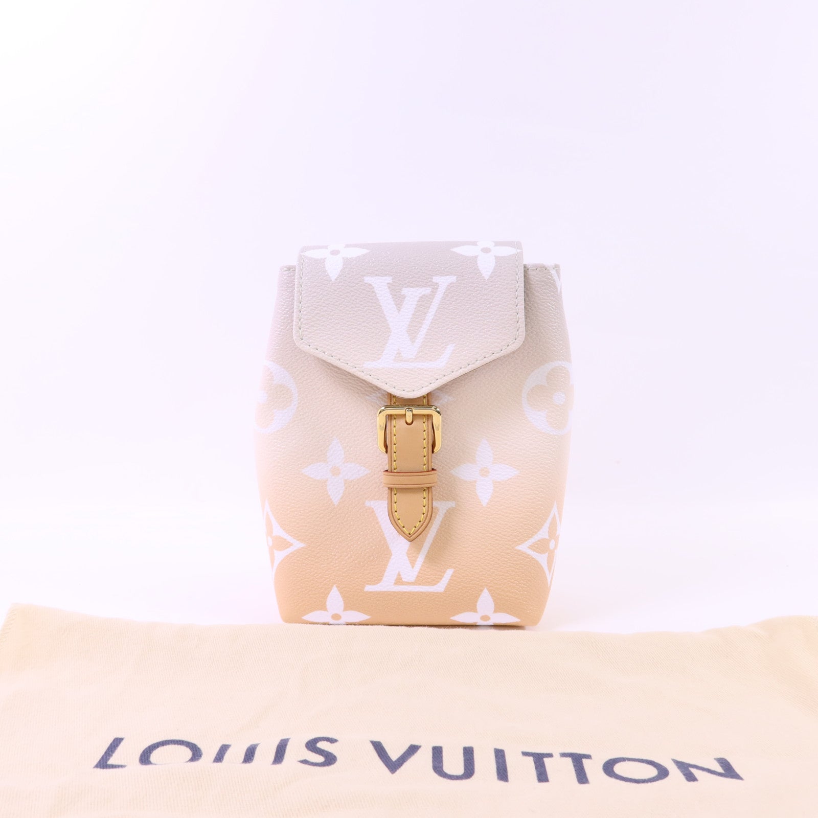 LOUIS VUITTON Monogram Giant By The Pool Backpack金扣背包