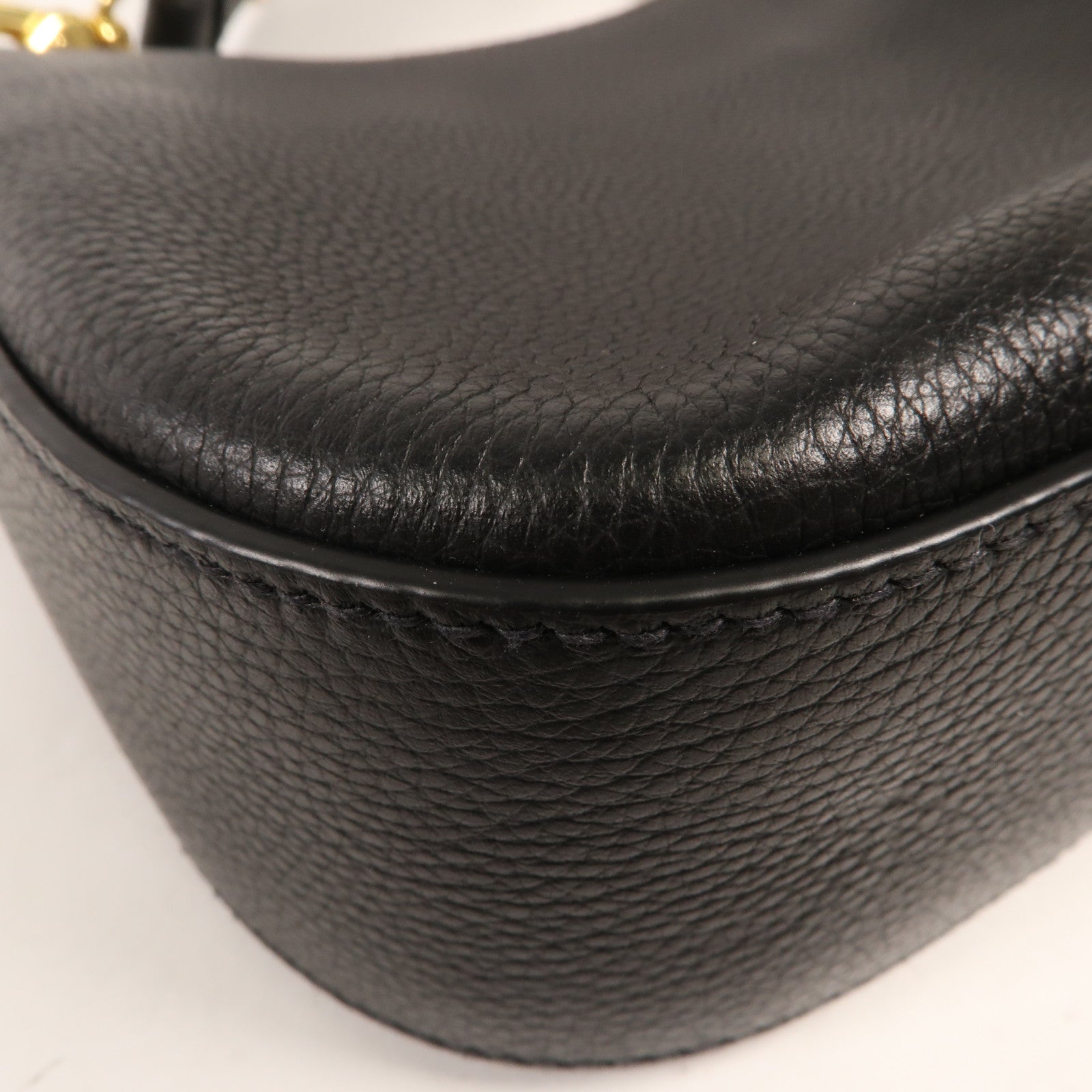 PRADA 牛皮皮革Vitello Phoenix金扣肩背袋